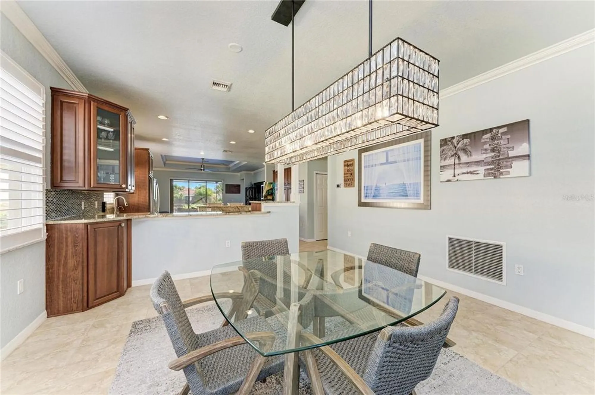 Property Slideshow image 12 of 52 | 212 river enclave ct, Bradenton, FL, 34212