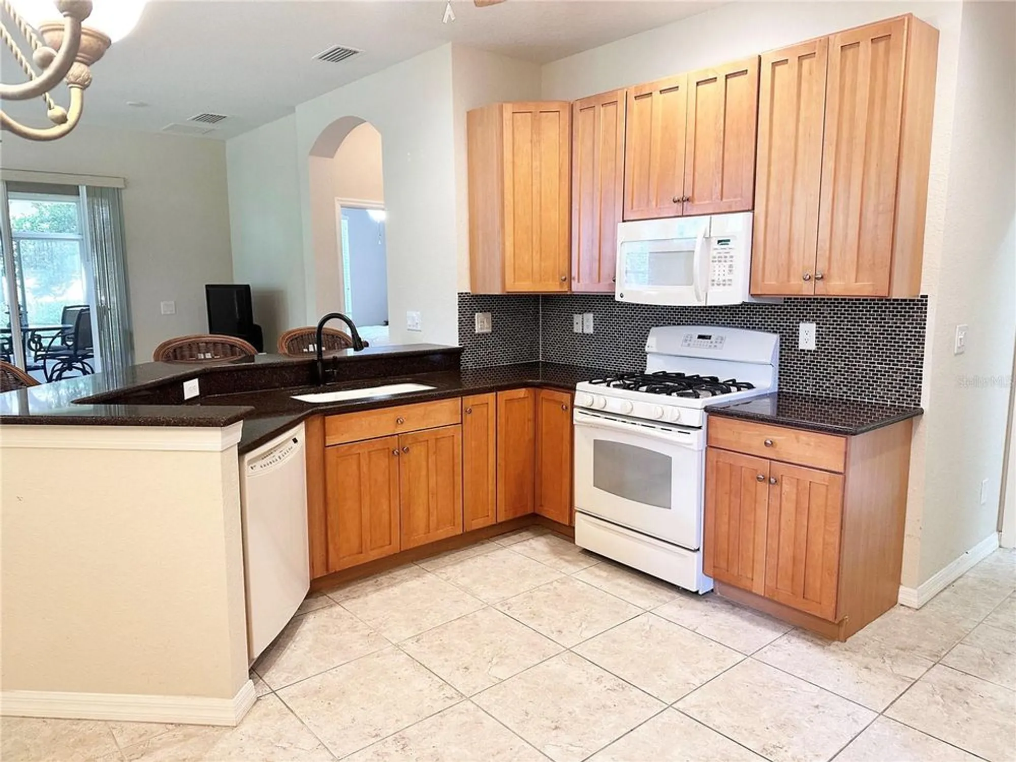 Property Slideshow image 12 of 25 | 2037 sifield greens way, Sun City Center, FL, 33573