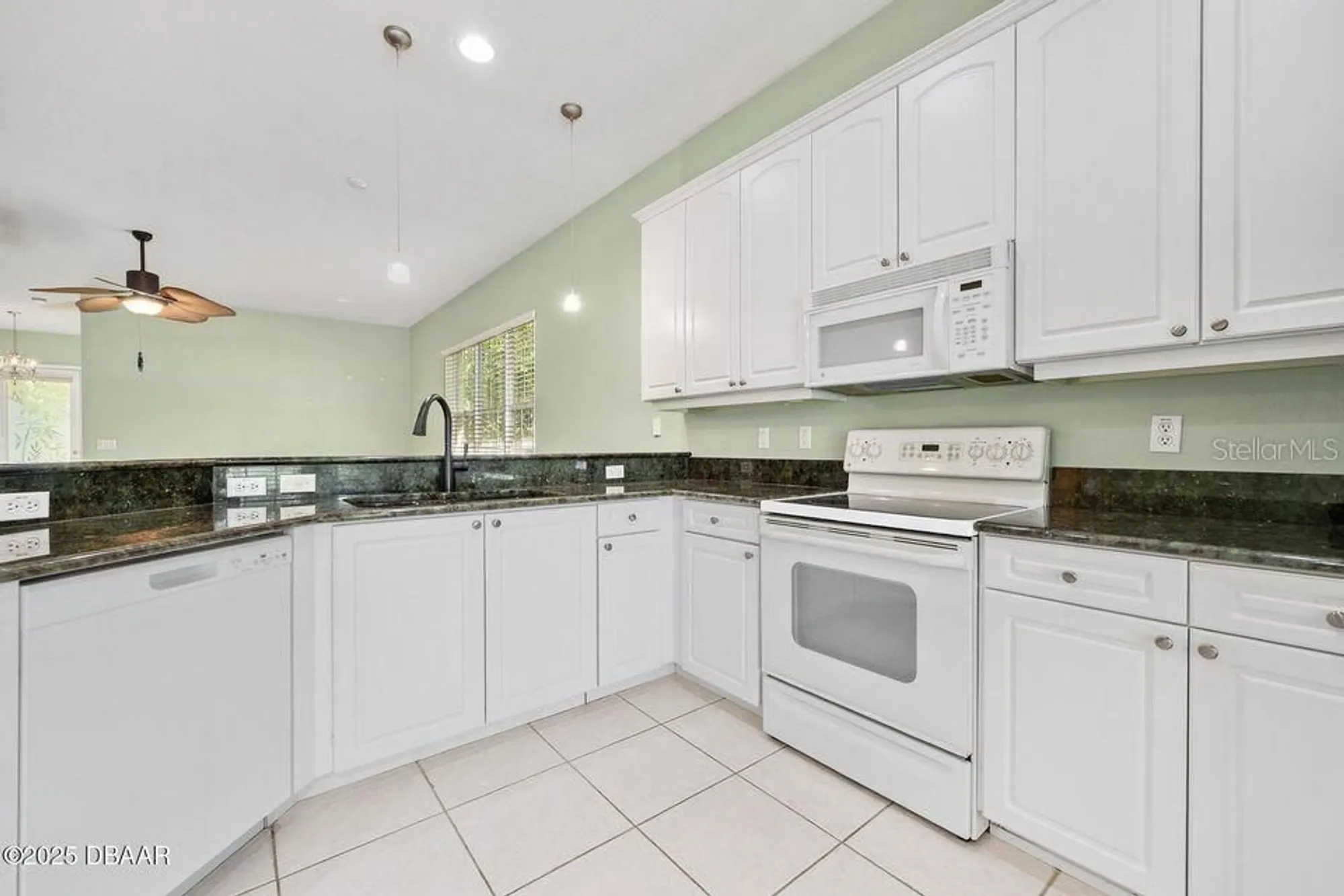 Property Slideshow image 19 of 70 | 3132 connemara dr, Ormond Beach, FL, 32174