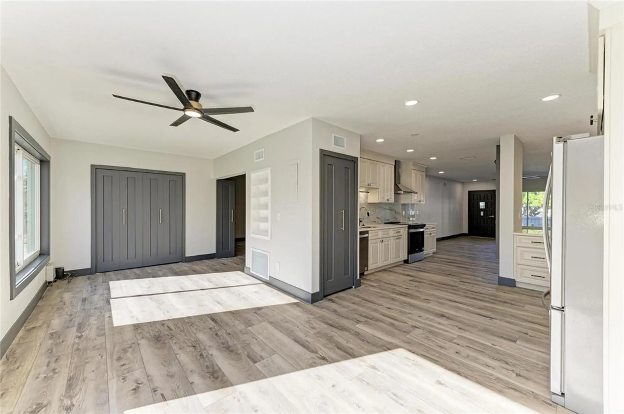 Property Slideshow image 28 of 35 | 2435 sumatran way 35, Clearwater, FL, 33763