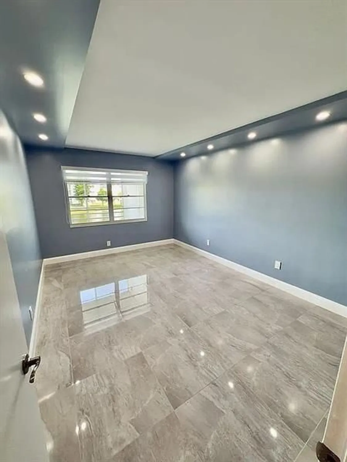 Property Slideshow image 19 of 43 | 3021 guildford b b, Boca Raton, FL, 33434