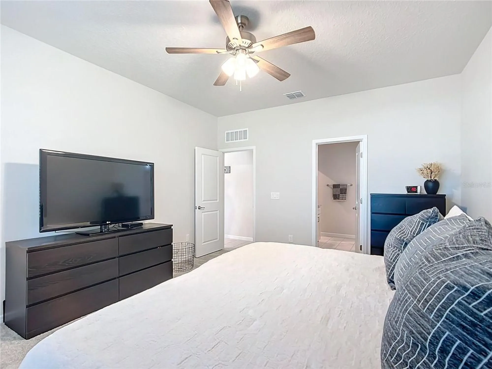 Property Slideshow image 22 of 49 | 9474 sw 52nd loop, Ocala, FL, 34481