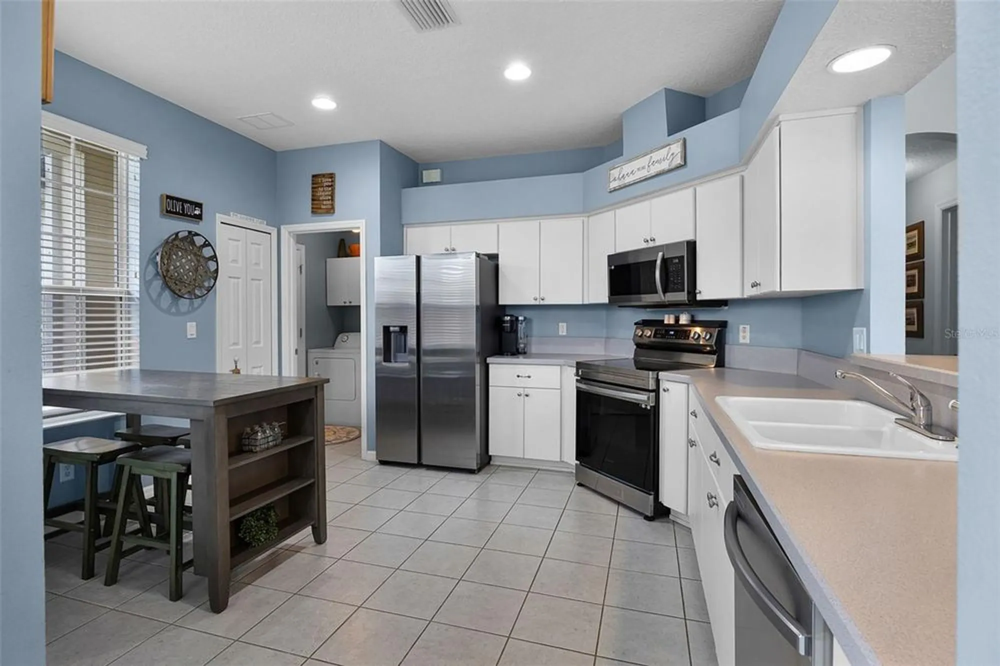 Property Slideshow image 12 of 69 | 27111 nostalgia dr, Leesburg, FL, 34748