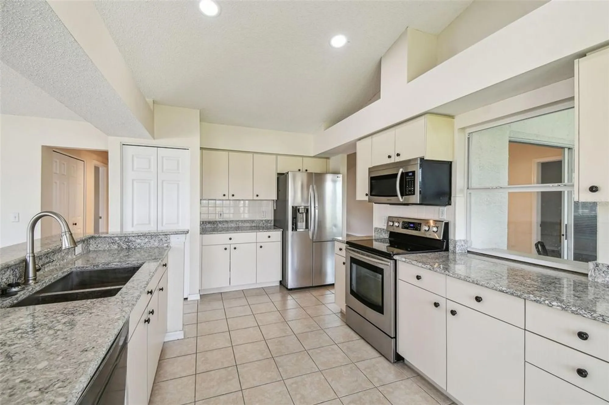 Property Slideshow image 27 of 53 | 11147 brambleleaf way, Hudson, FL, 34667