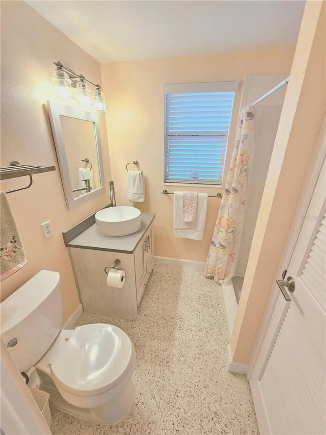 Property Slideshow image 15 of 38 | 1751 caribbean cir 30, Venice, FL, 34293