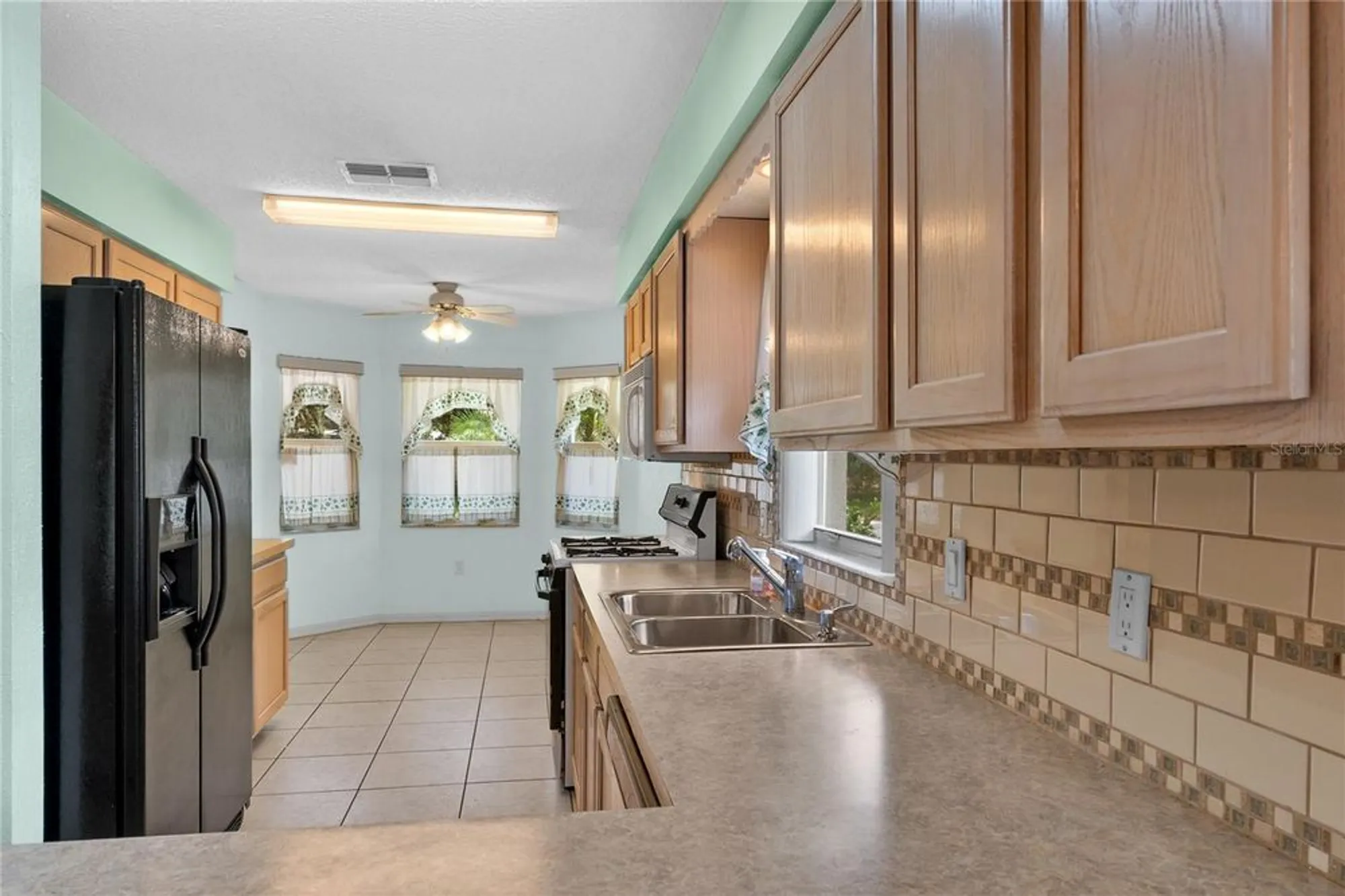 Property Slideshow image 10 of 35 | 2244 silver lakes dr, Lakeland, FL, 33810