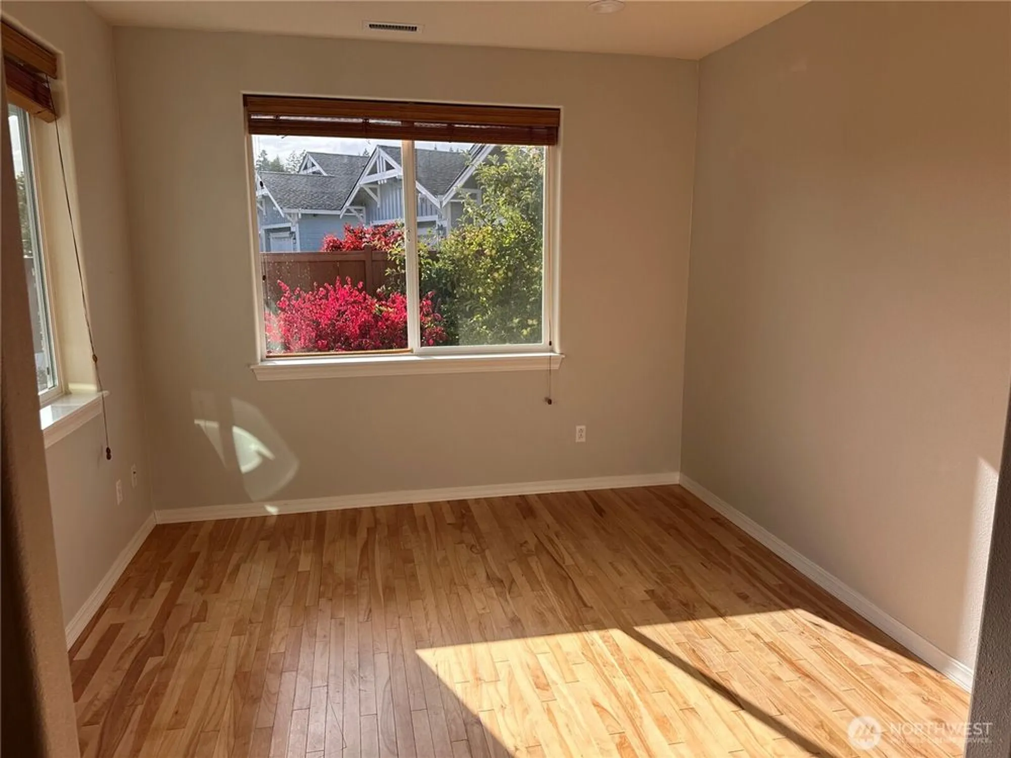 Property Slideshow image 18 of 40 | 4989 spokane st, Lacey, WA, 98516