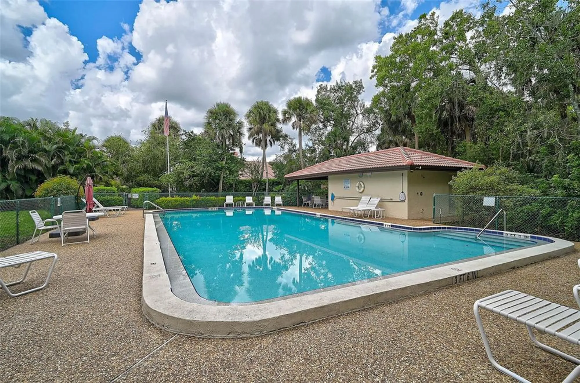 Property Slideshow image 41 of 50 | 7363 oak moss dr # 33, Sarasota, FL, 34241