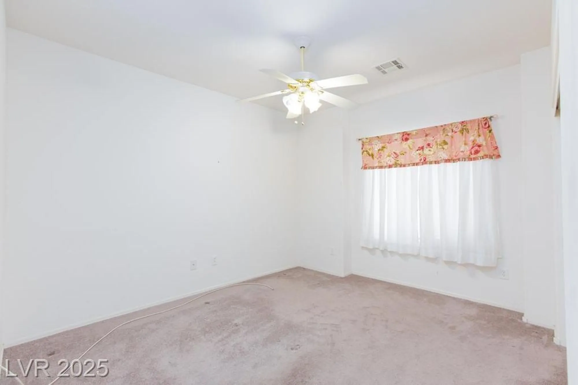 Property Slideshow image 11 of 33 | 7716 homing pigeon st, North Las Vegas, NV, 89084