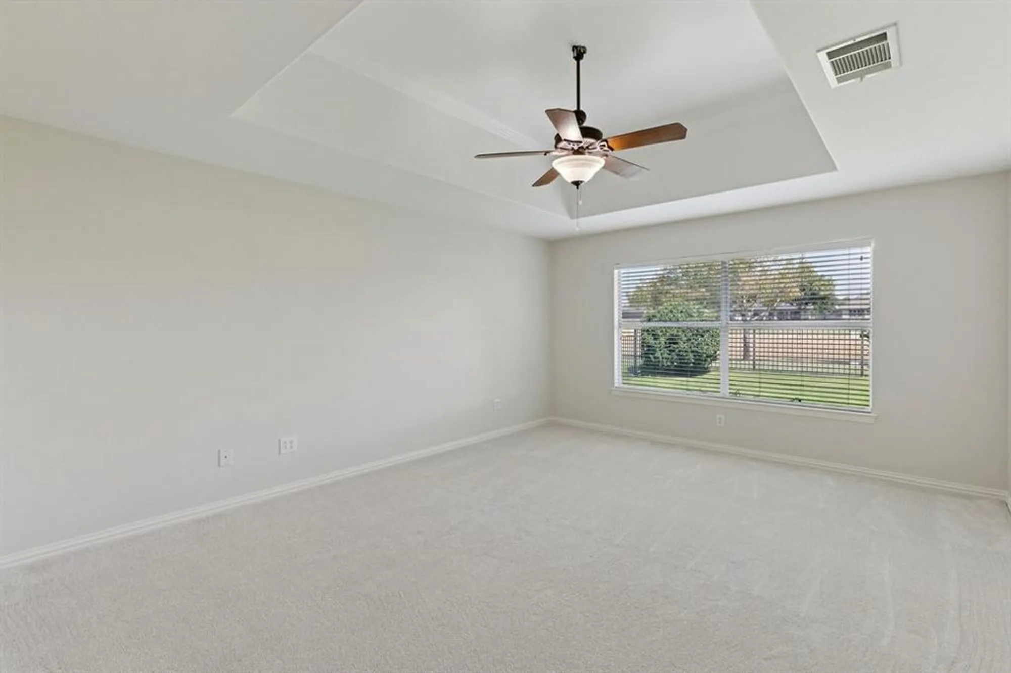 Property Slideshow image 17 of 31 | 10101 southpoint ct, Denton, TX, 76207