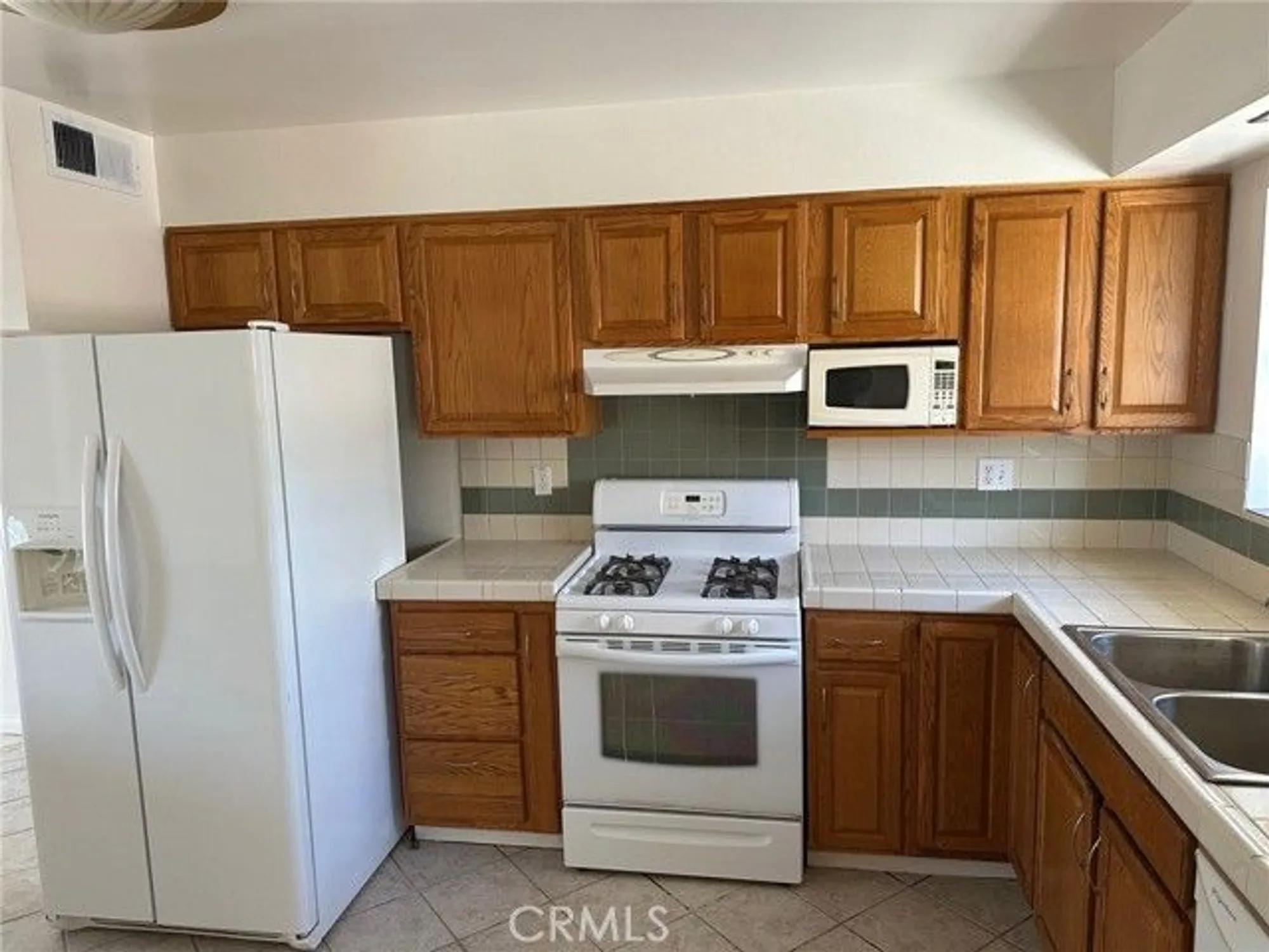 Property Slideshow image 16 of 29 | 28376 murrieta rd, Menifee, CA, 92586