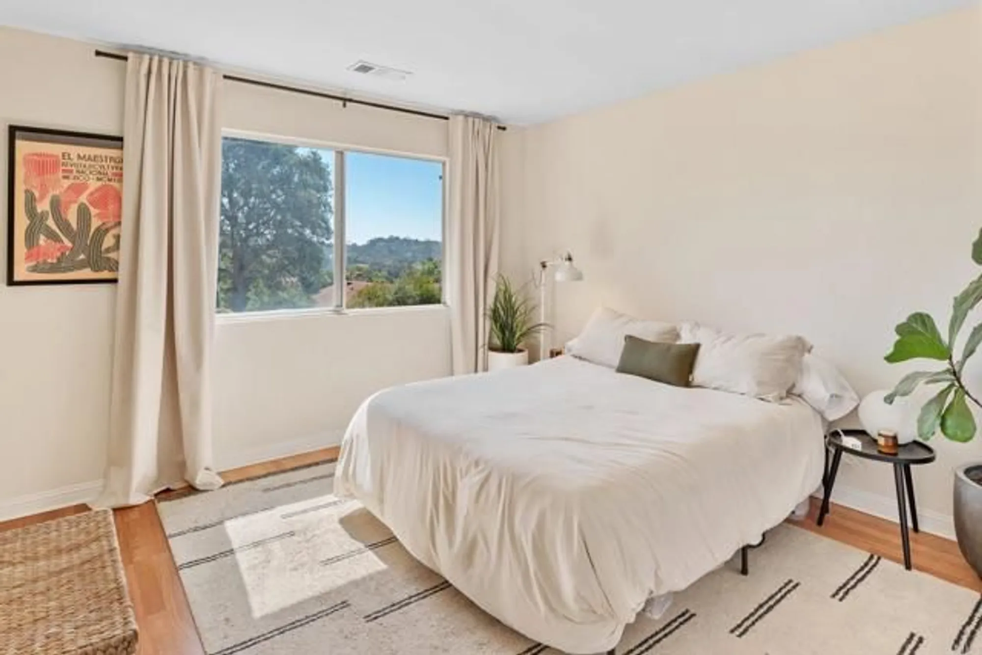 Property Slideshow image 28 of 53 | 10512 moon view way, Escondido, CA, 92026