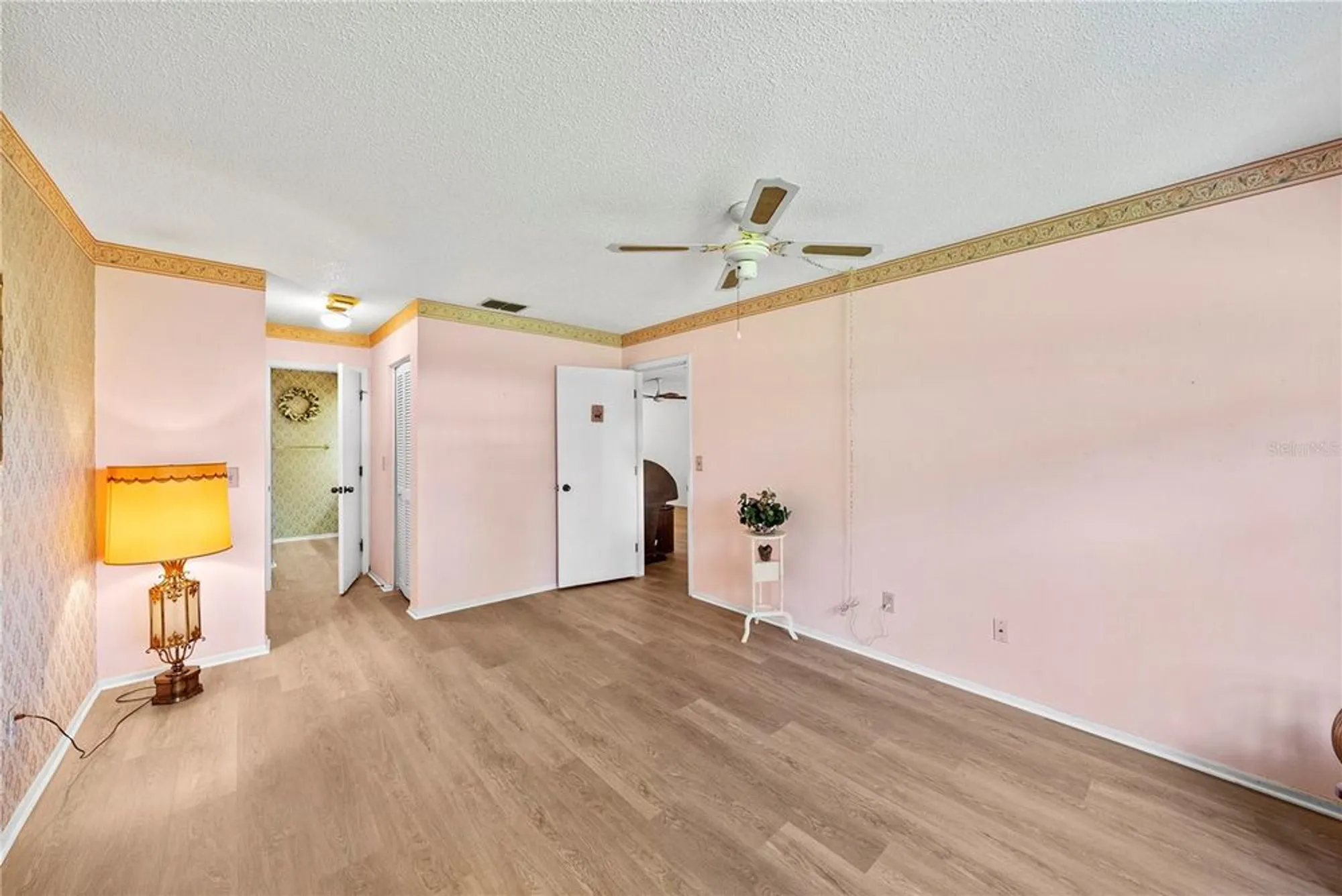 Property Slideshow image 23 of 100 | 3420 stonehaven ct d, Palm Harbor, FL, 34684