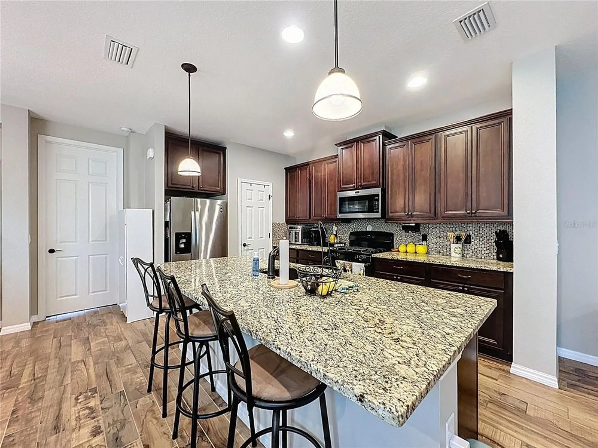 Property Slideshow image 11 of 73 | 126 bayou bend rd, Groveland, FL, 34736