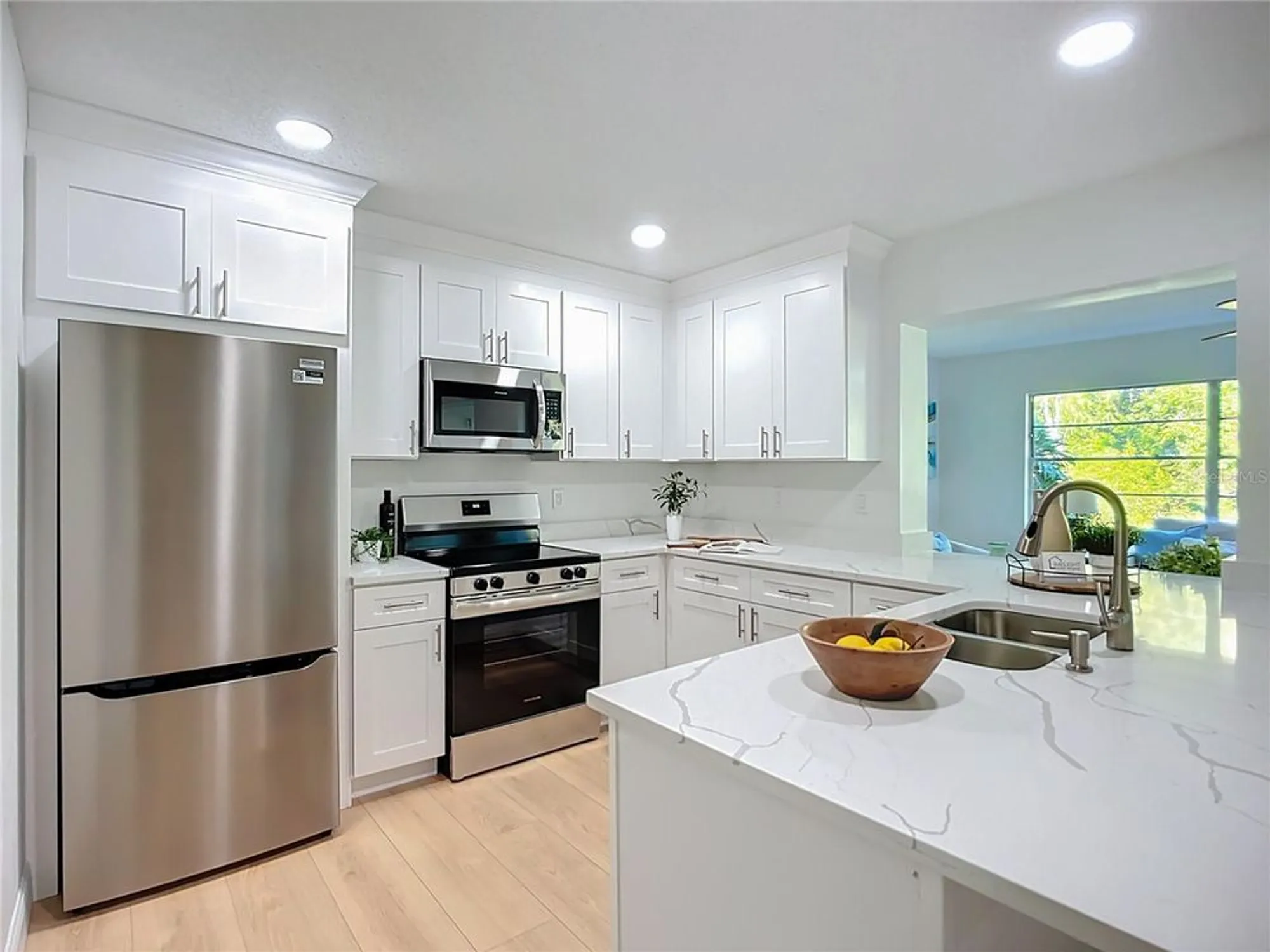 Property Slideshow image 8 of 41 | 2014 hampstead cir, Sun City Center, FL, 33573