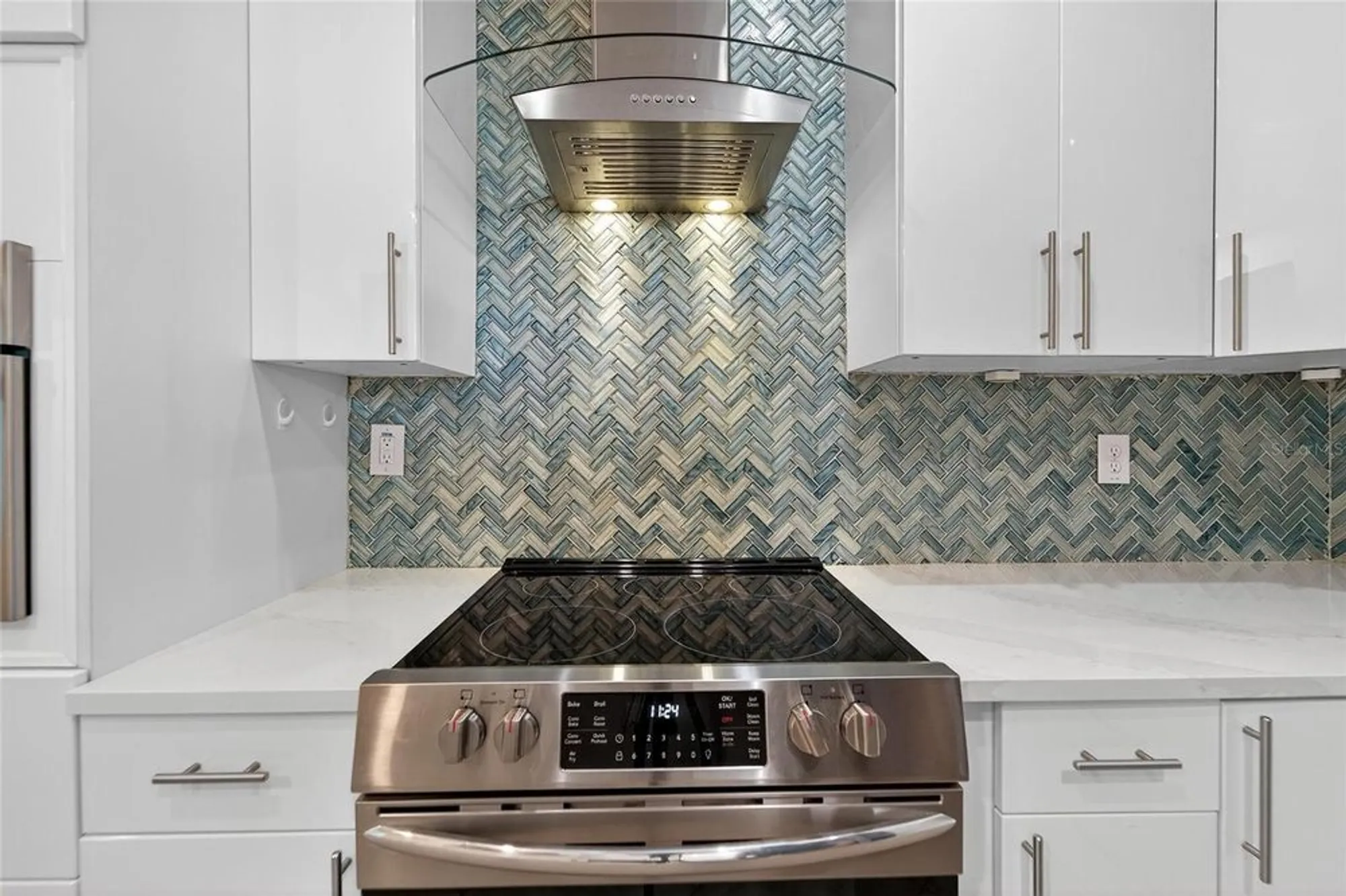 Property Slideshow image 22 of 72 | 420 cedar falls dr, Apollo Beach, FL, 33572