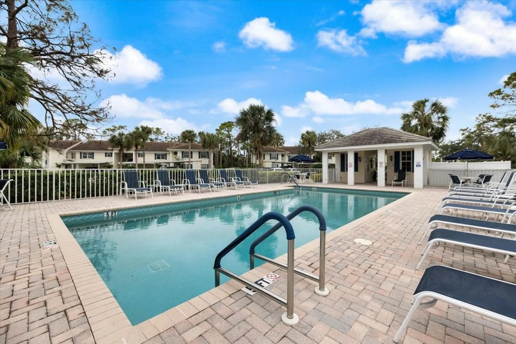 Property Slideshow image 37 of 40 | 900 paisley ct 1, Venice, FL, 34293