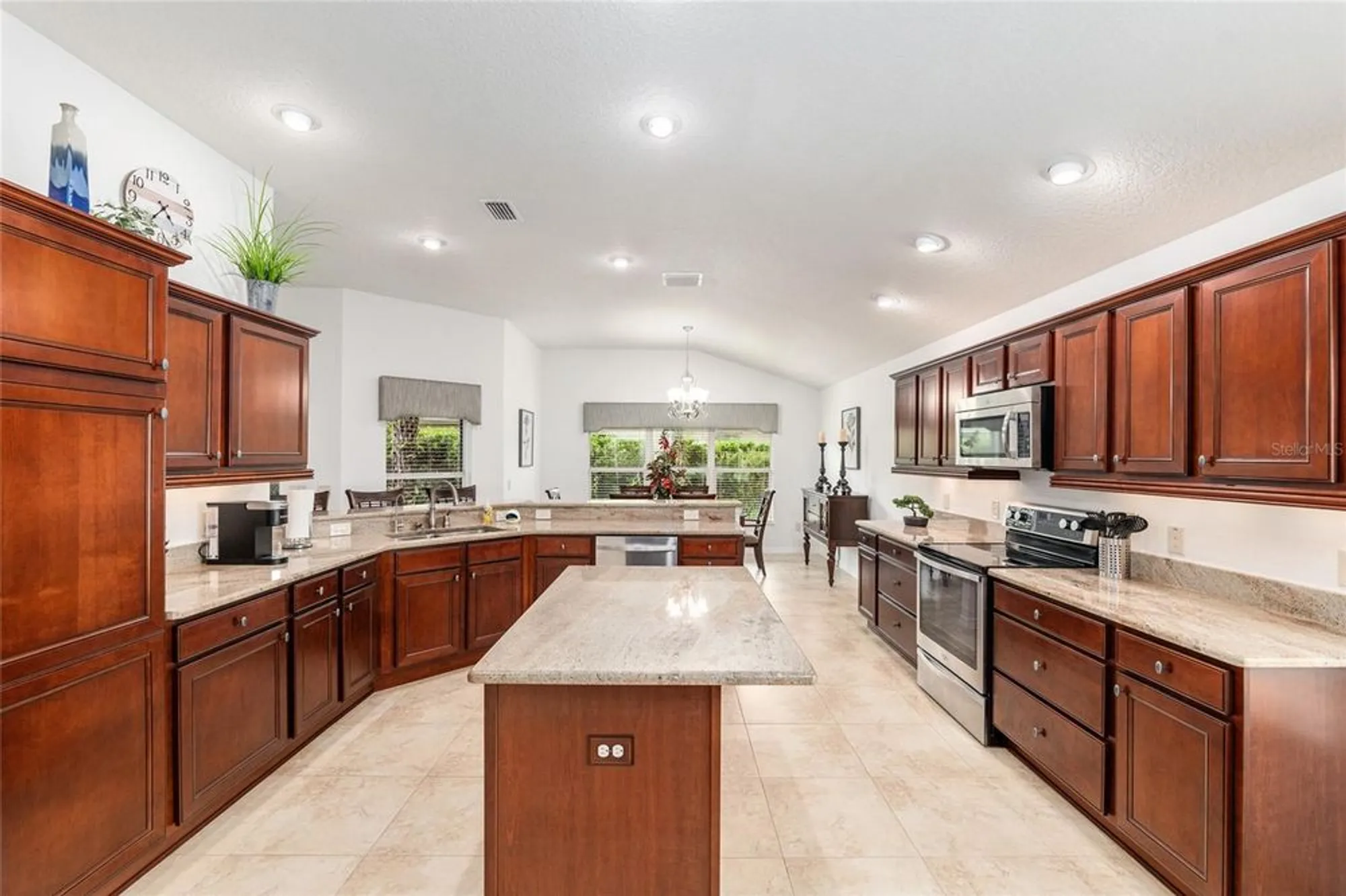 Property Slideshow image 28 of 80 | 825 ulelah st, The Villages, FL, 32163
