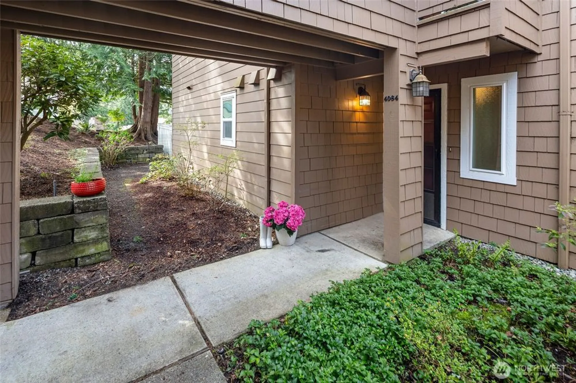Property Slideshow image 20 of 27 | 4084 220th pl se # 1038, Issaquah, WA, 98029