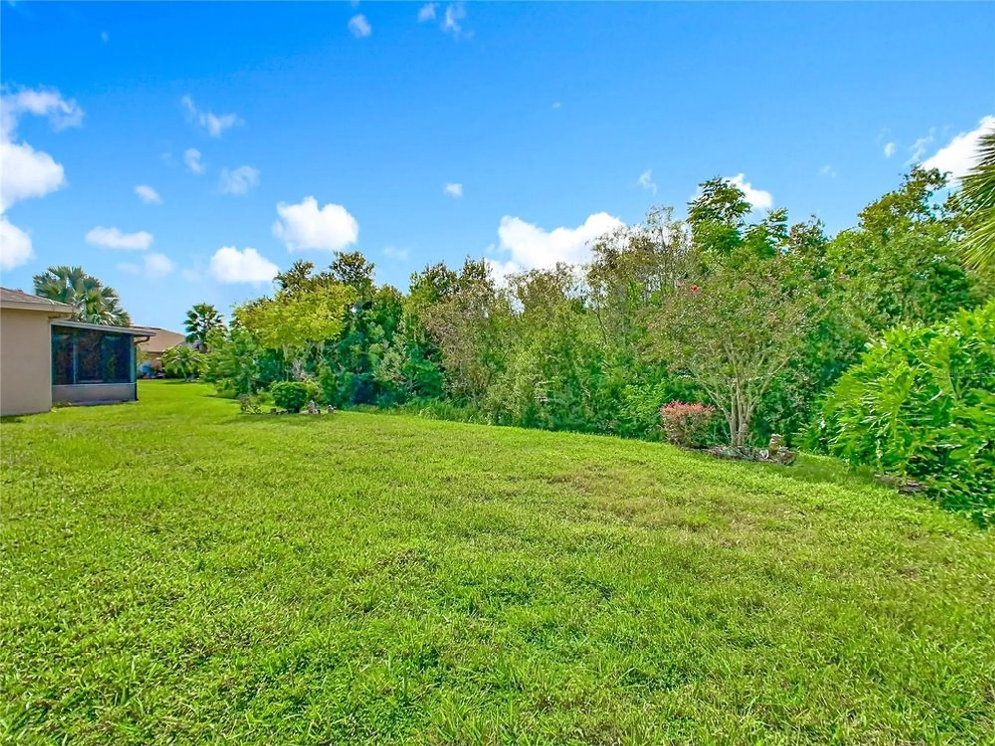 Property Slideshow image 52 of 81 | 531 barcelona dr, Poinciana, FL, 34759