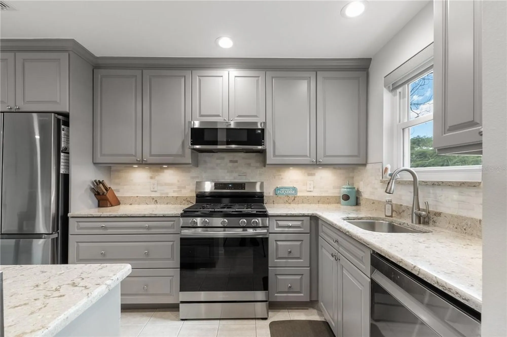 Property Slideshow image 3 of 39 | 5925 shore blvd 215, Gulfport, FL, 33707