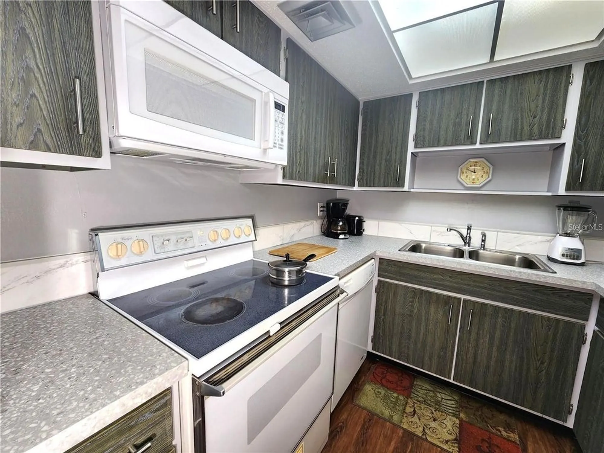 Property Slideshow image 11 of 31 | 21320 brinson ave apt 109, Port Charlotte, FL, 33952