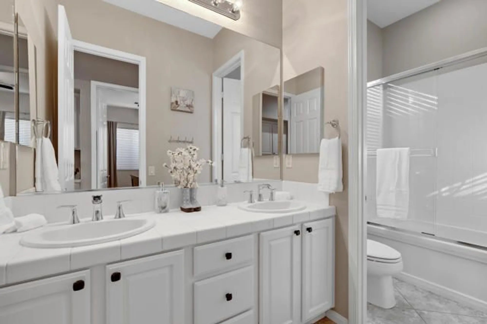 Property Slideshow image 23 of 43 | 43310 sentiero dr, Indio, CA, 92203