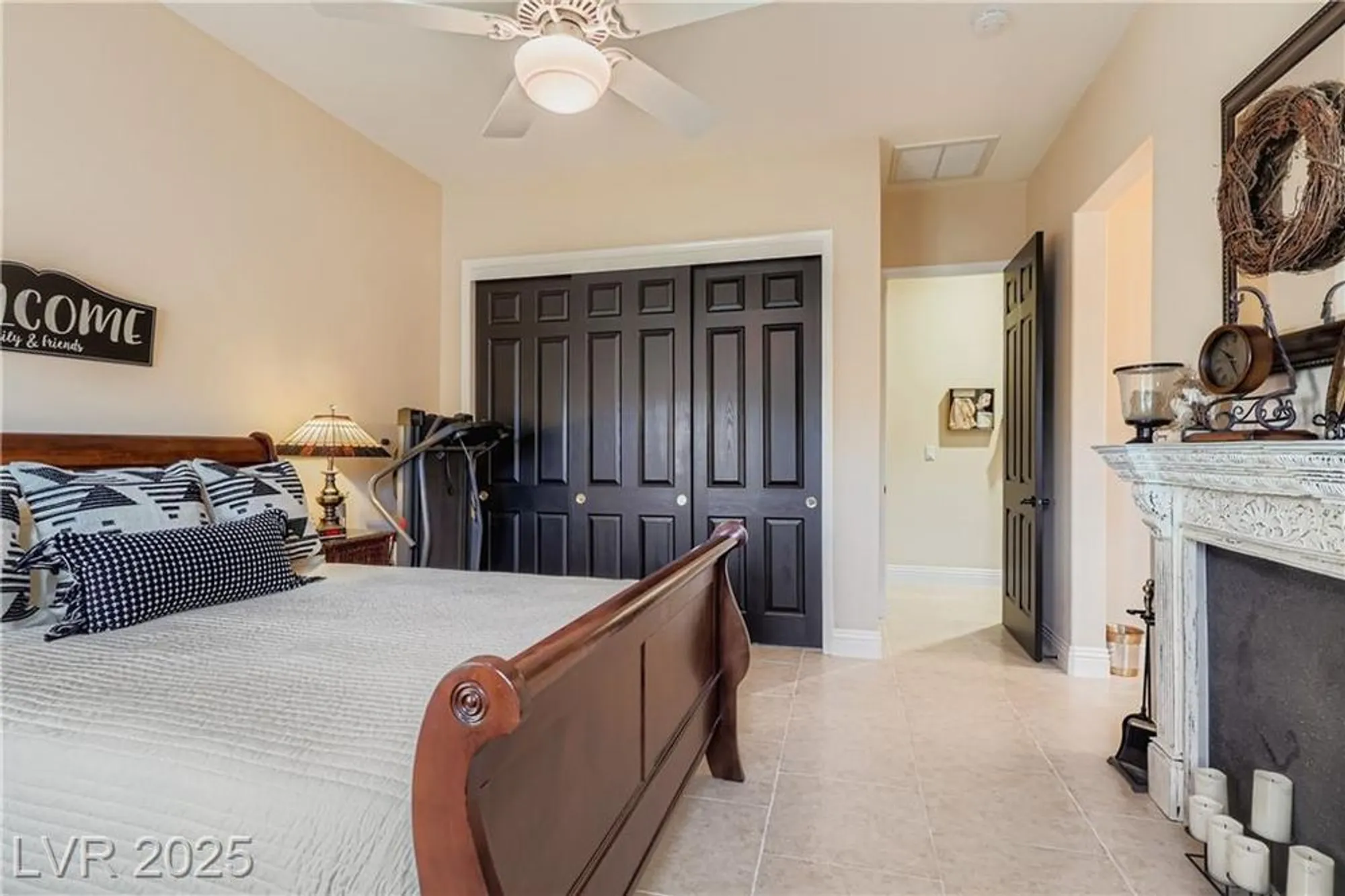 Property Slideshow image 10 of 35 | 2800 darby falls dr, Las Vegas, NV, 89134