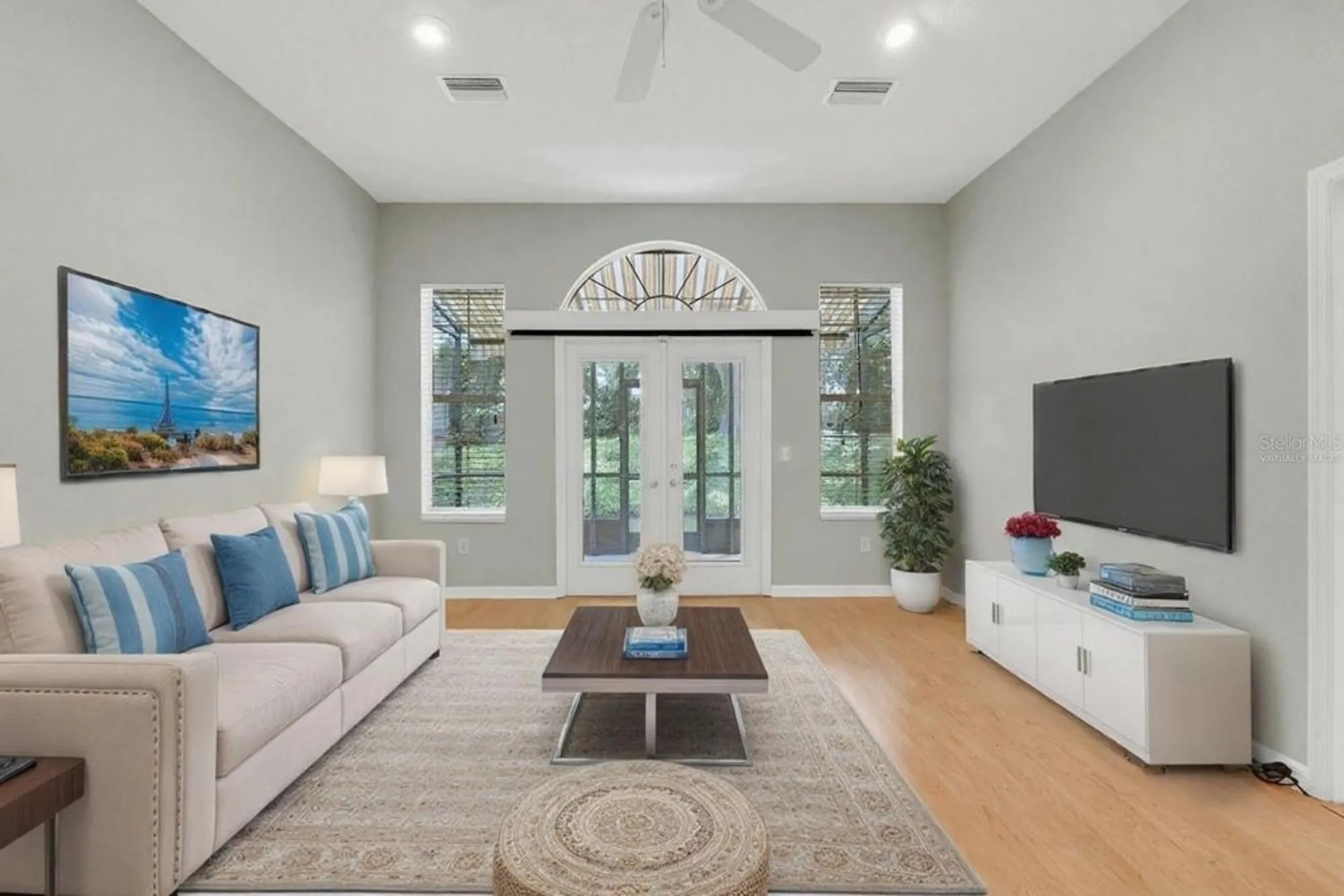 Property Slideshow image 18 of 46 | 1042 avenida sonoma, Lady Lake, FL, 32159