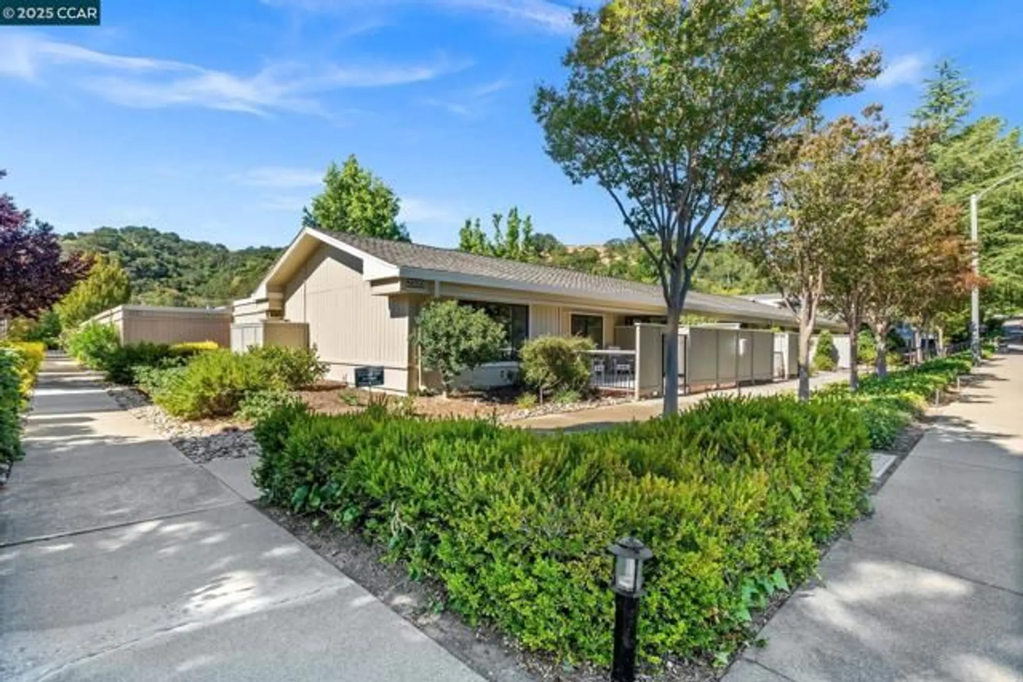 Property Slideshow image 26 of 46 | 2300 pine knoll dr 1, Walnut Creek, CA, 94595