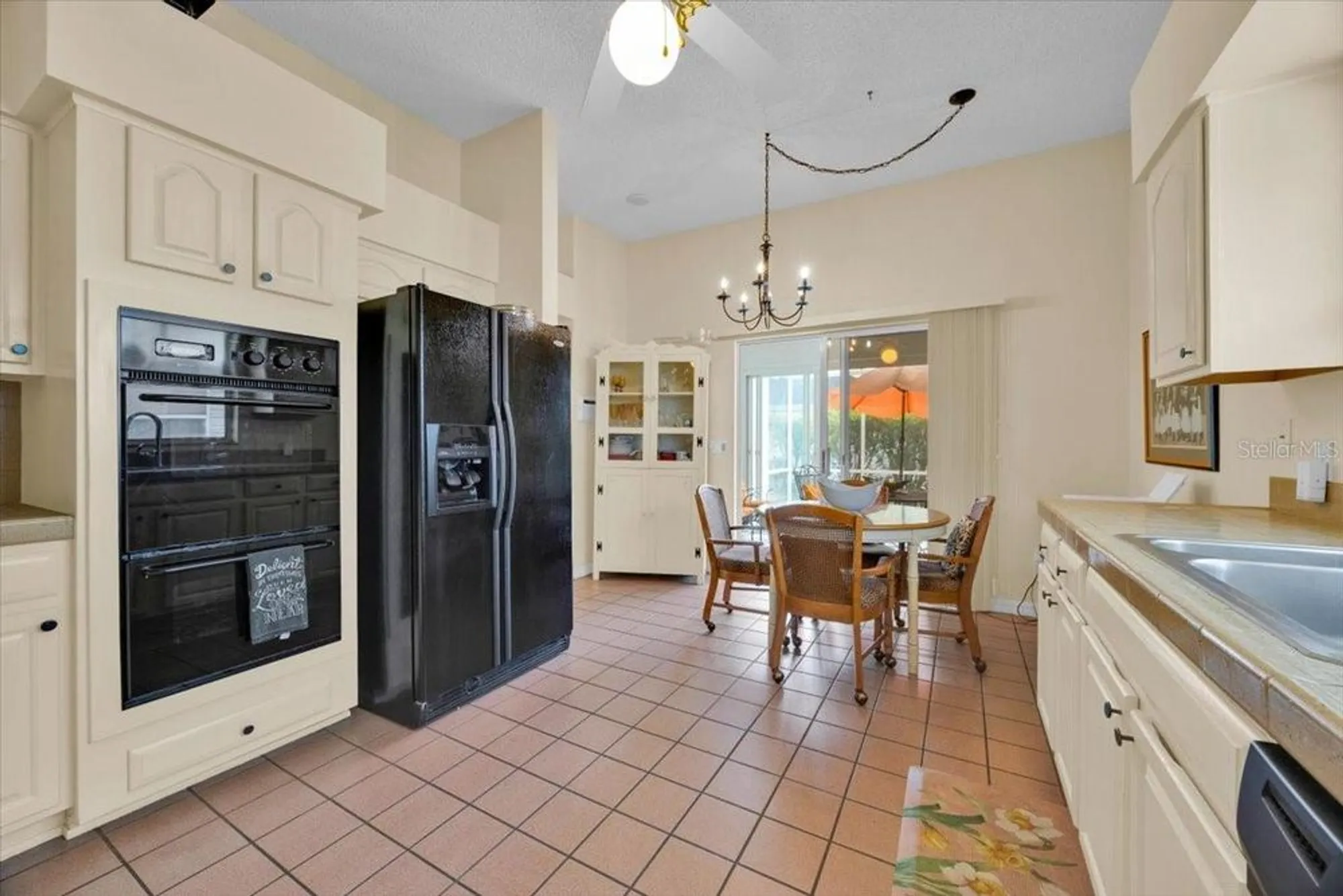 Property Slideshow image 11 of 29 | 802 miranda way, The Villages, FL, 32159