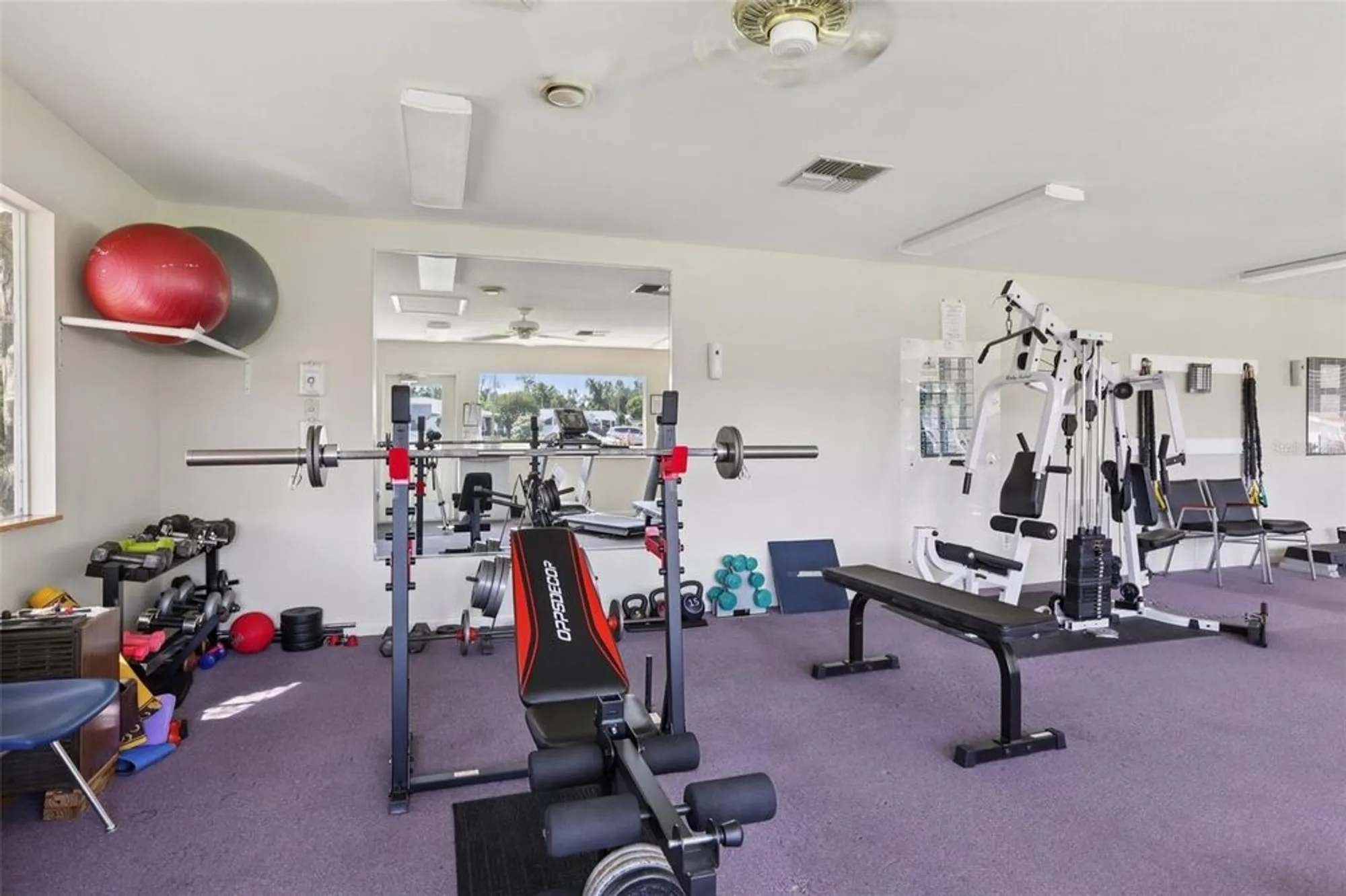 Property Slideshow image 37 of 42 | 4933 colonnades cir, Lakeland, FL, 33811