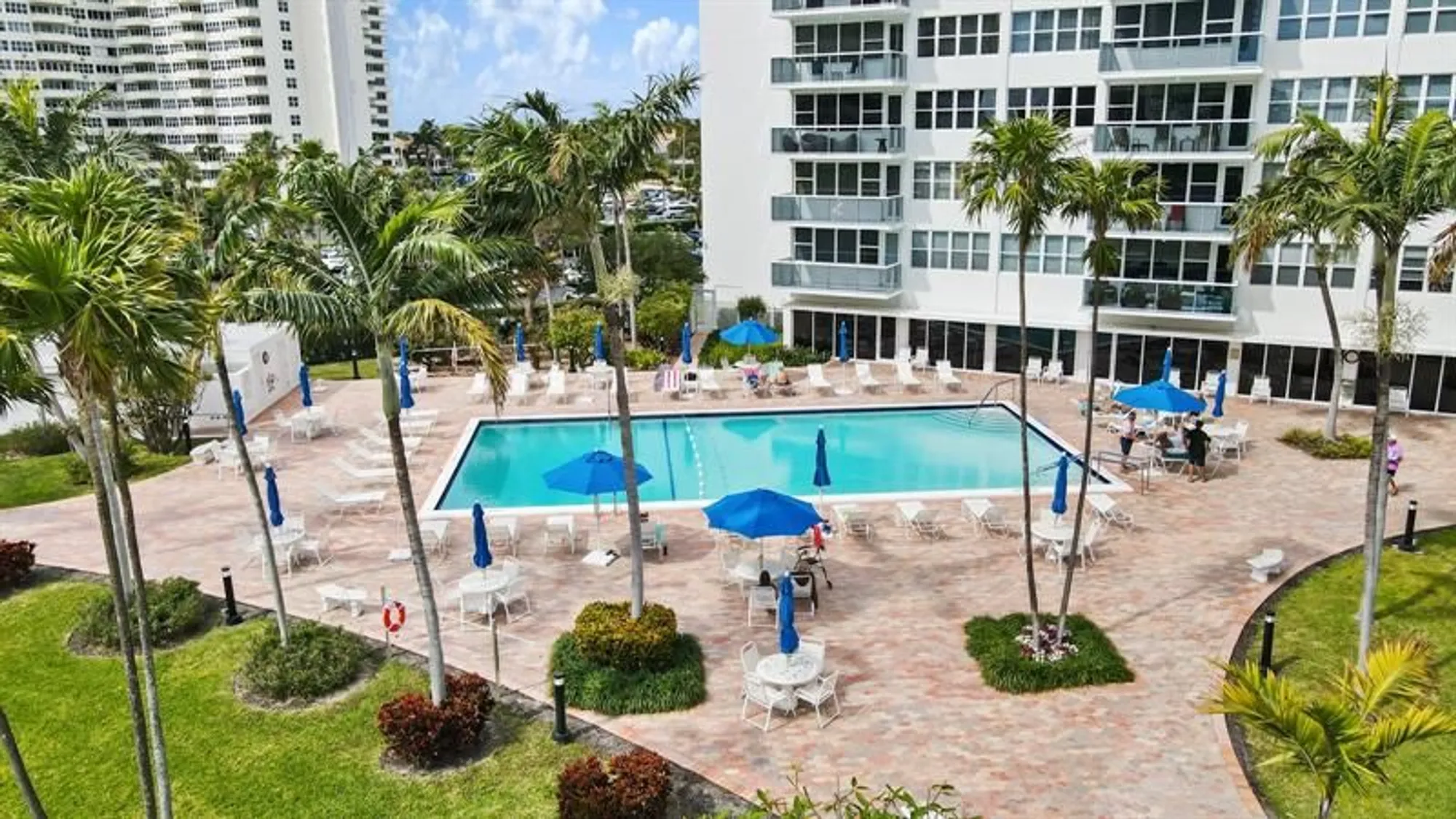 Property Slideshow image 2 of 27 | 3300 ne 36th st 201, Fort Lauderdale, FL, 33308