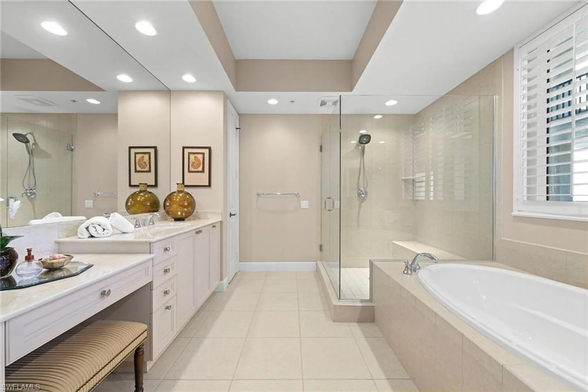 Property Slideshow image 19 of 50 | 24031 via castella dr 1302, Bonita Springs, FL, 34134