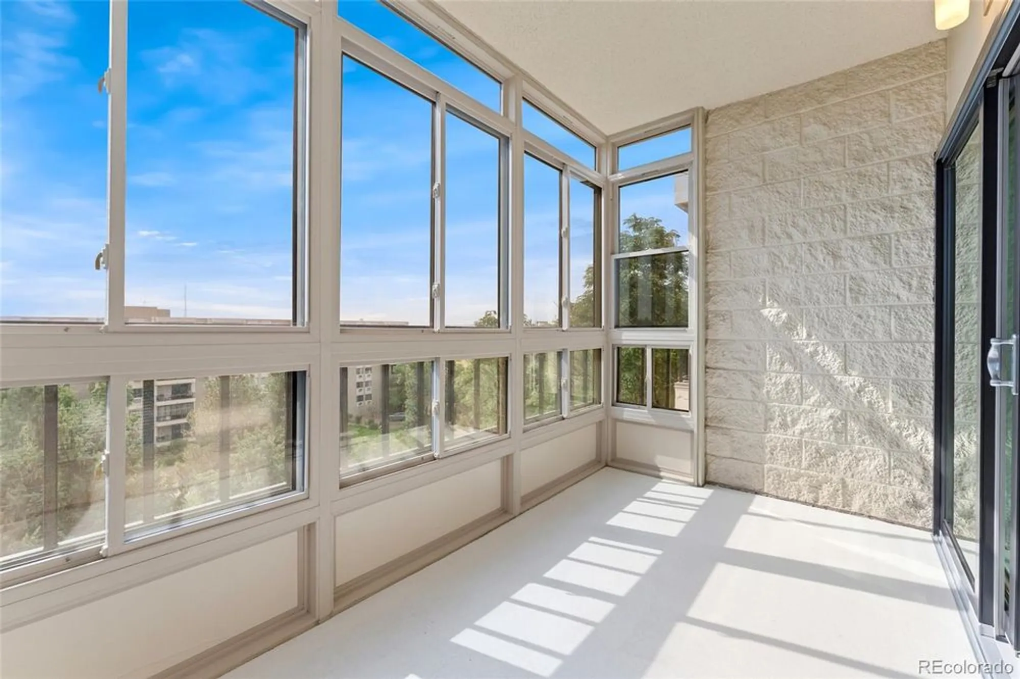 Property Slideshow image 8 of 43 | 13890 e marina dr 606, Aurora, CO, 80014