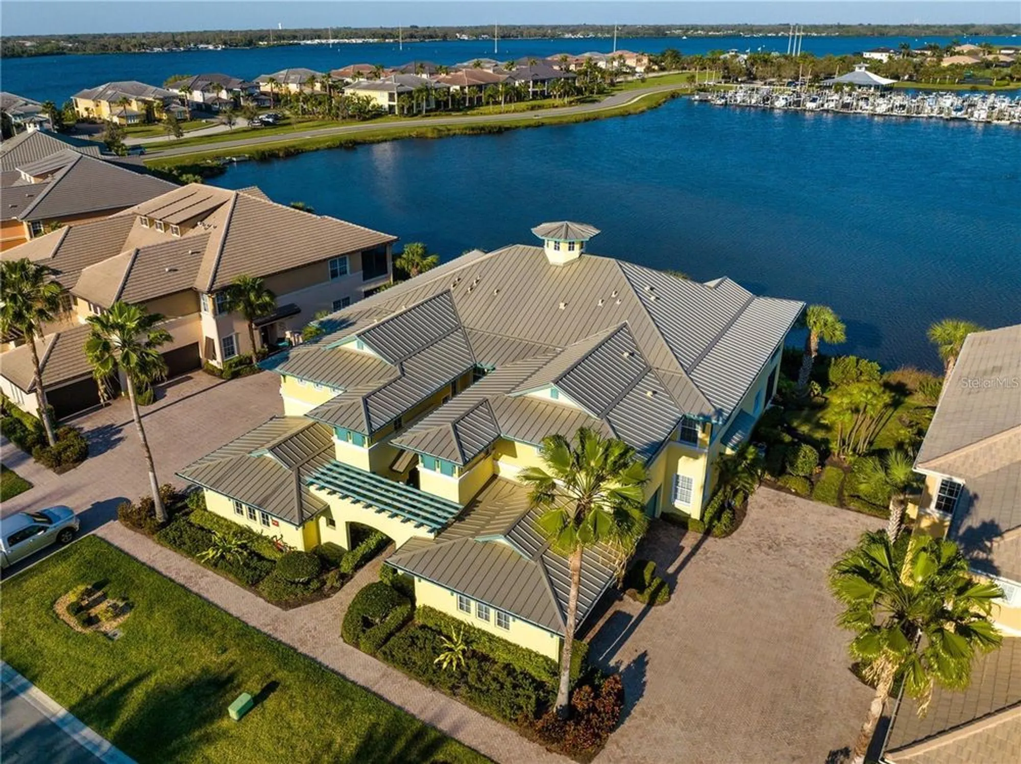 Property Slideshow image 50 of 78 | 1121 riverscape st, Bradenton, FL, 34208
