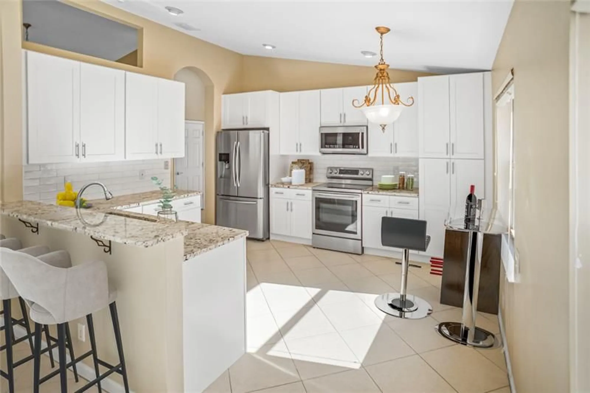 Property Slideshow image 6 of 22 | 5065 glenville dr, Boynton Beach, FL, 33437