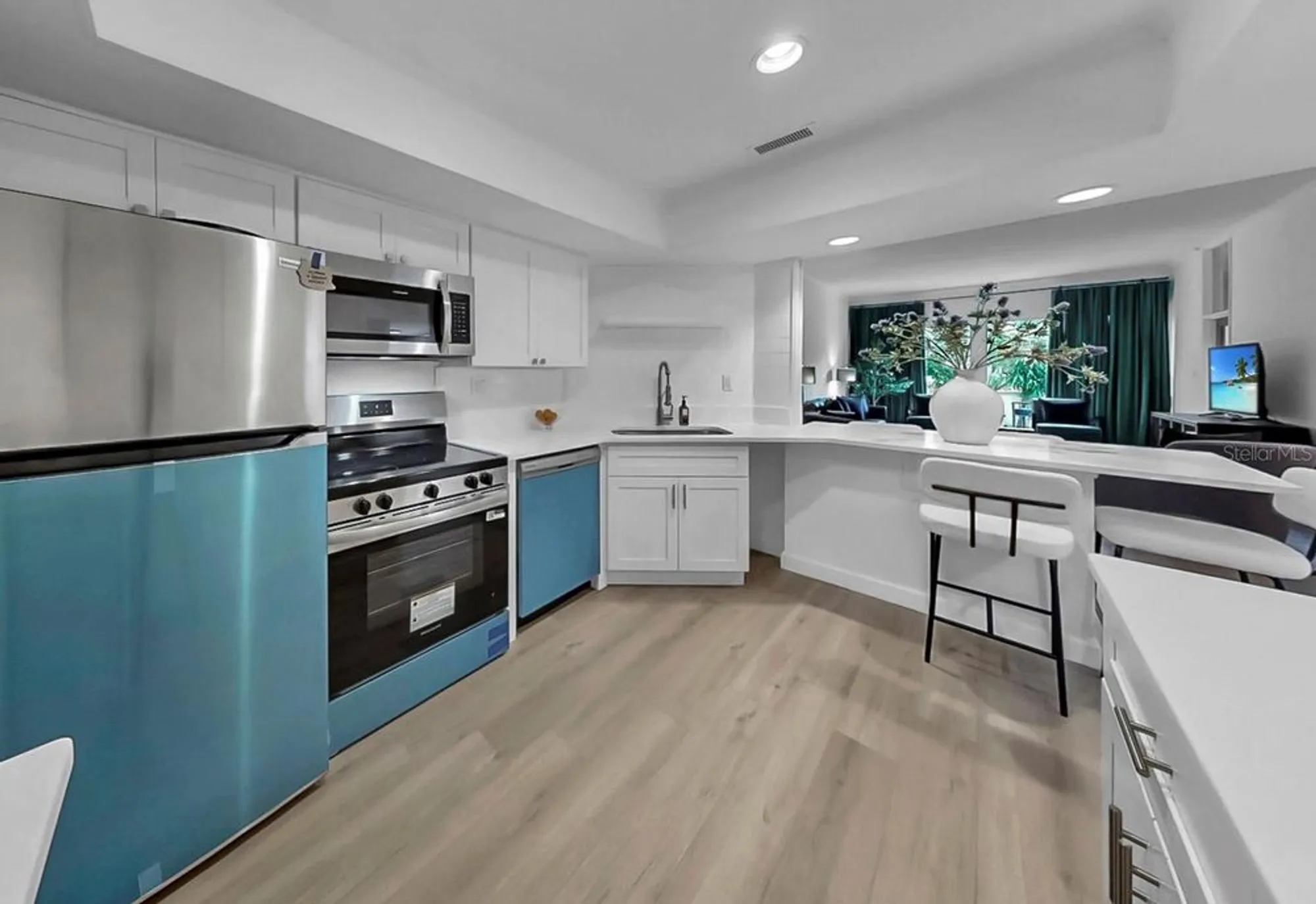 Property Slideshow image 3 of 58 | 7400 sun island dr 105, South Pasadena, FL, 33707