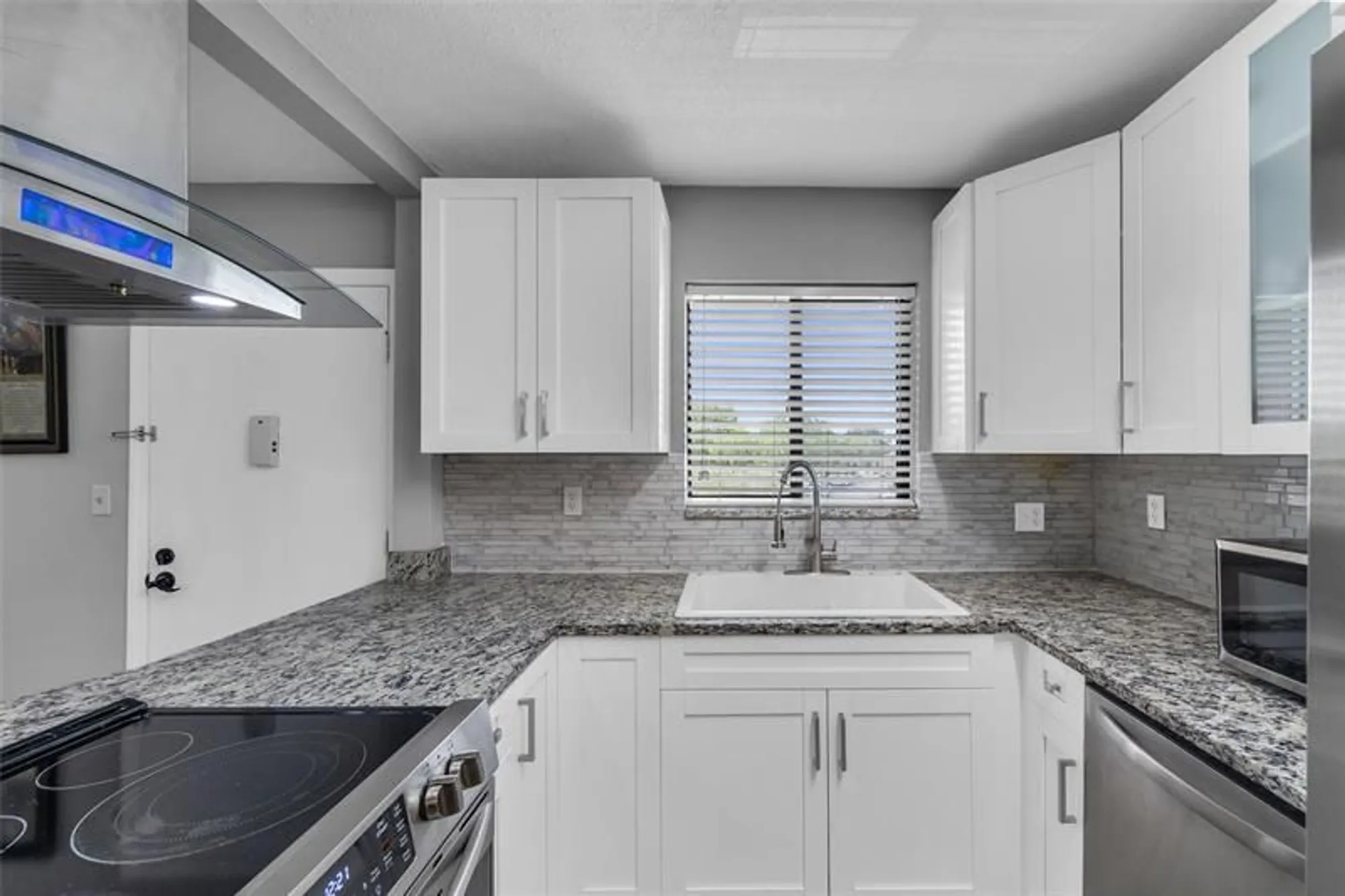Property Slideshow image 9 of 43 | 7466 ashmont cir # 303, Tamarac, FL, 33321