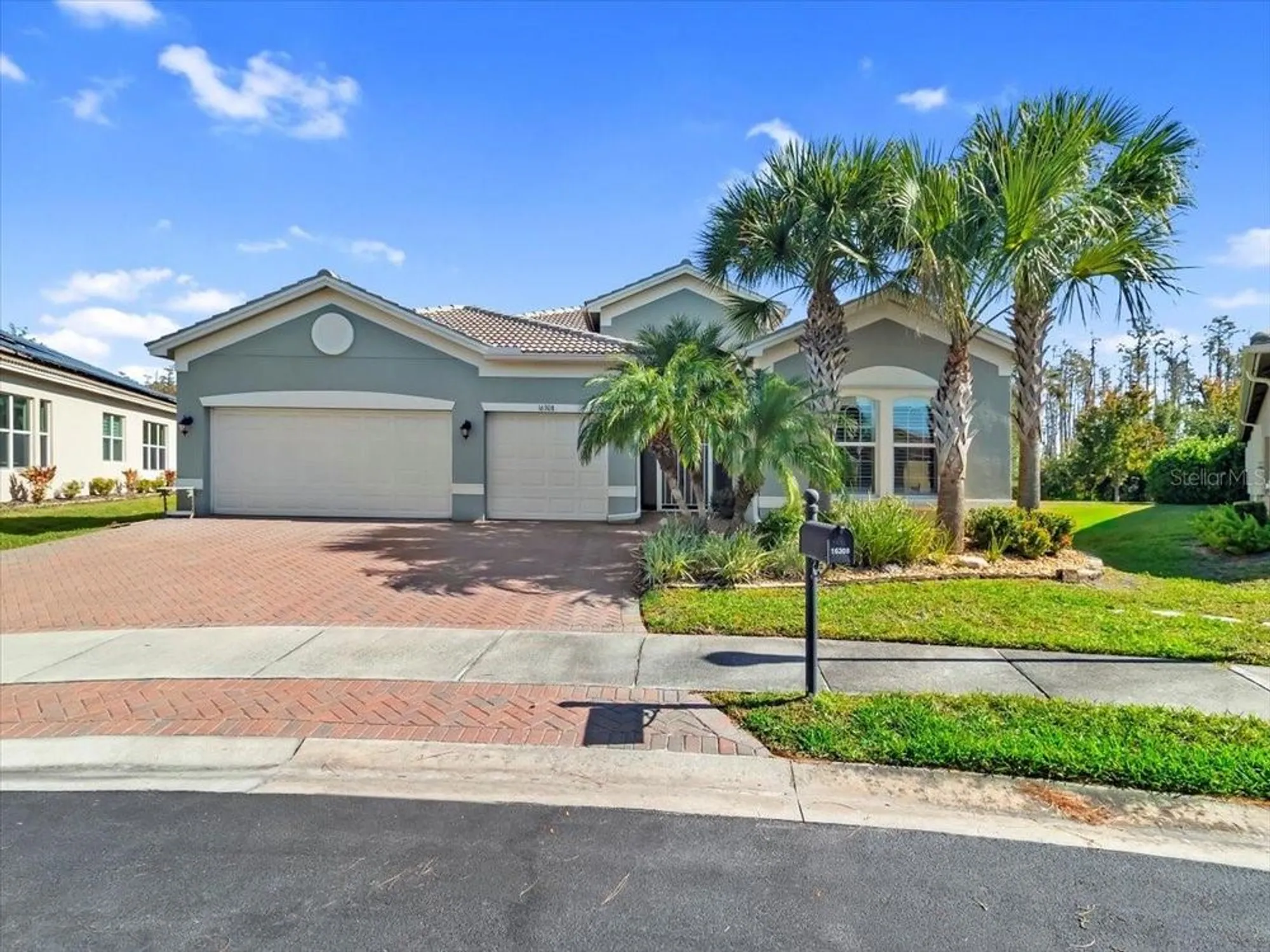 Property Slideshow image 3 of 76 | 16308 garnet glen pl, Wimauma, FL, 33598