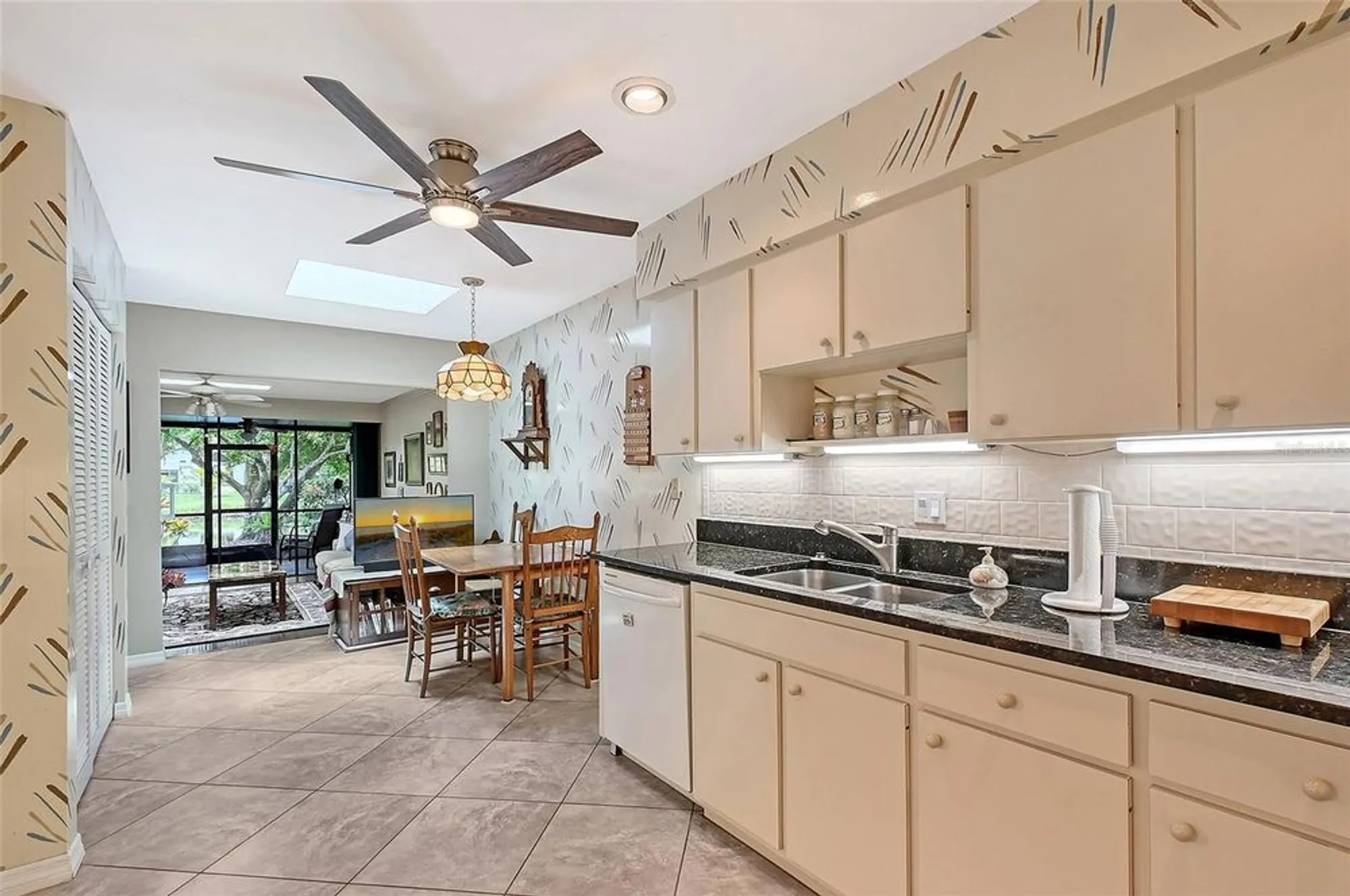Property Slideshow image 9 of 33 | 4609 pine green trl # 4609, Sarasota, FL, 34241