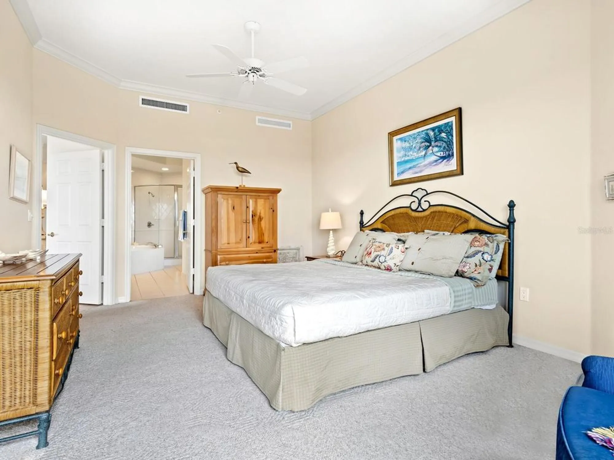 Property Slideshow image 18 of 38 | 5440 eagles point cir 405, Sarasota, FL, 34231