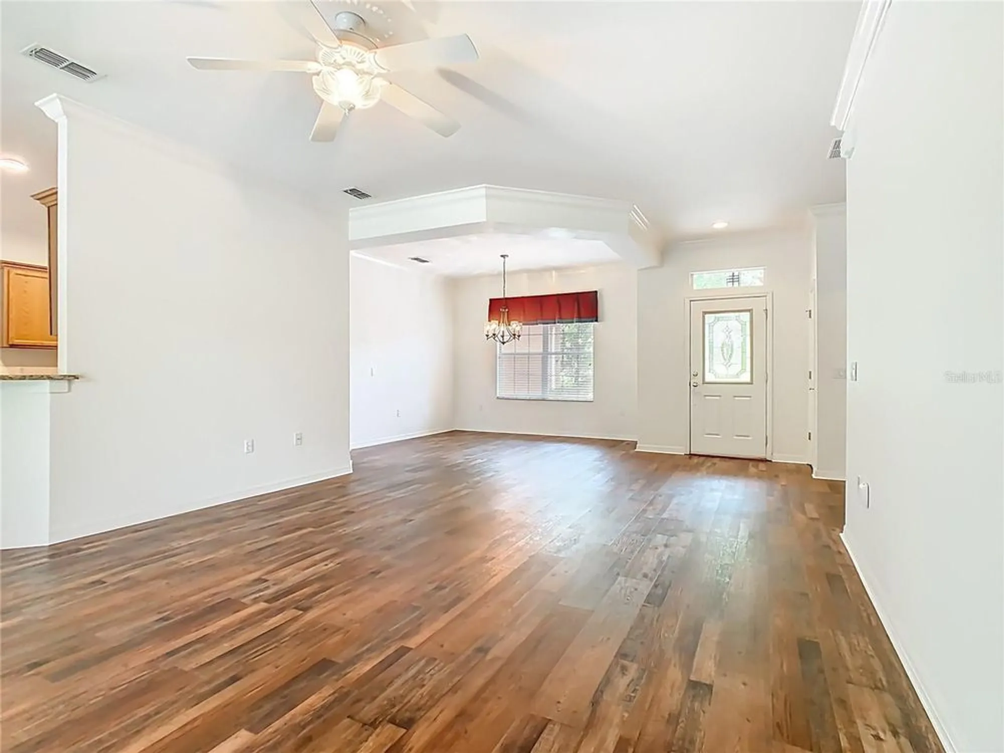 Property Slideshow image 8 of 50 | 525 shorehaven dr, Poinciana, FL, 34759