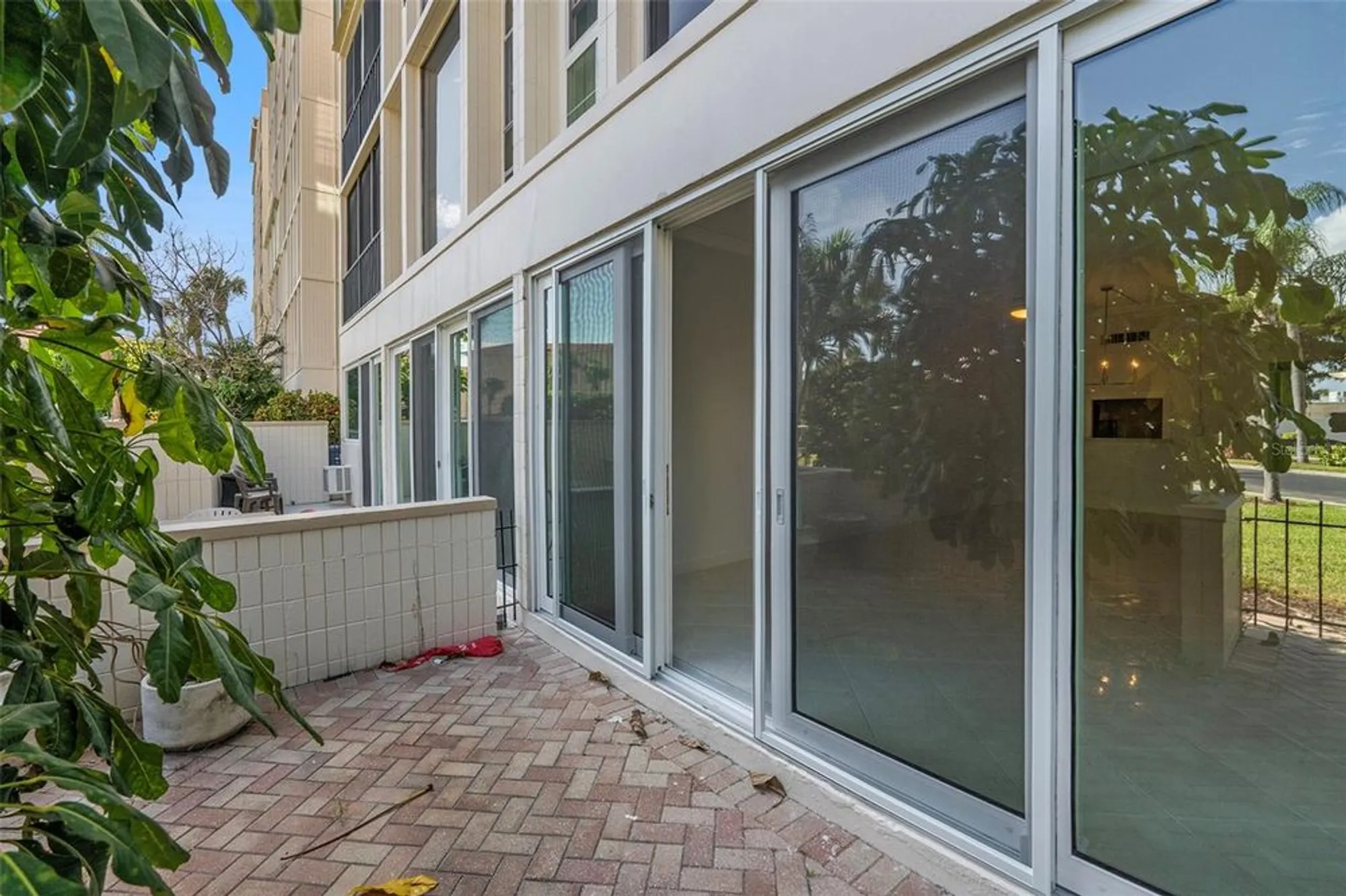 Property Slideshow image 25 of 30 | 7400 sun island dr 111, South Pasadena, FL, 33707