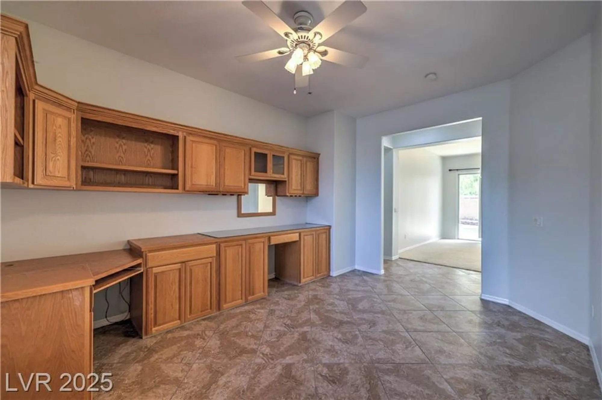 Property Slideshow image 13 of 35 | 2563 collinsville dr, Henderson, NV, 89052