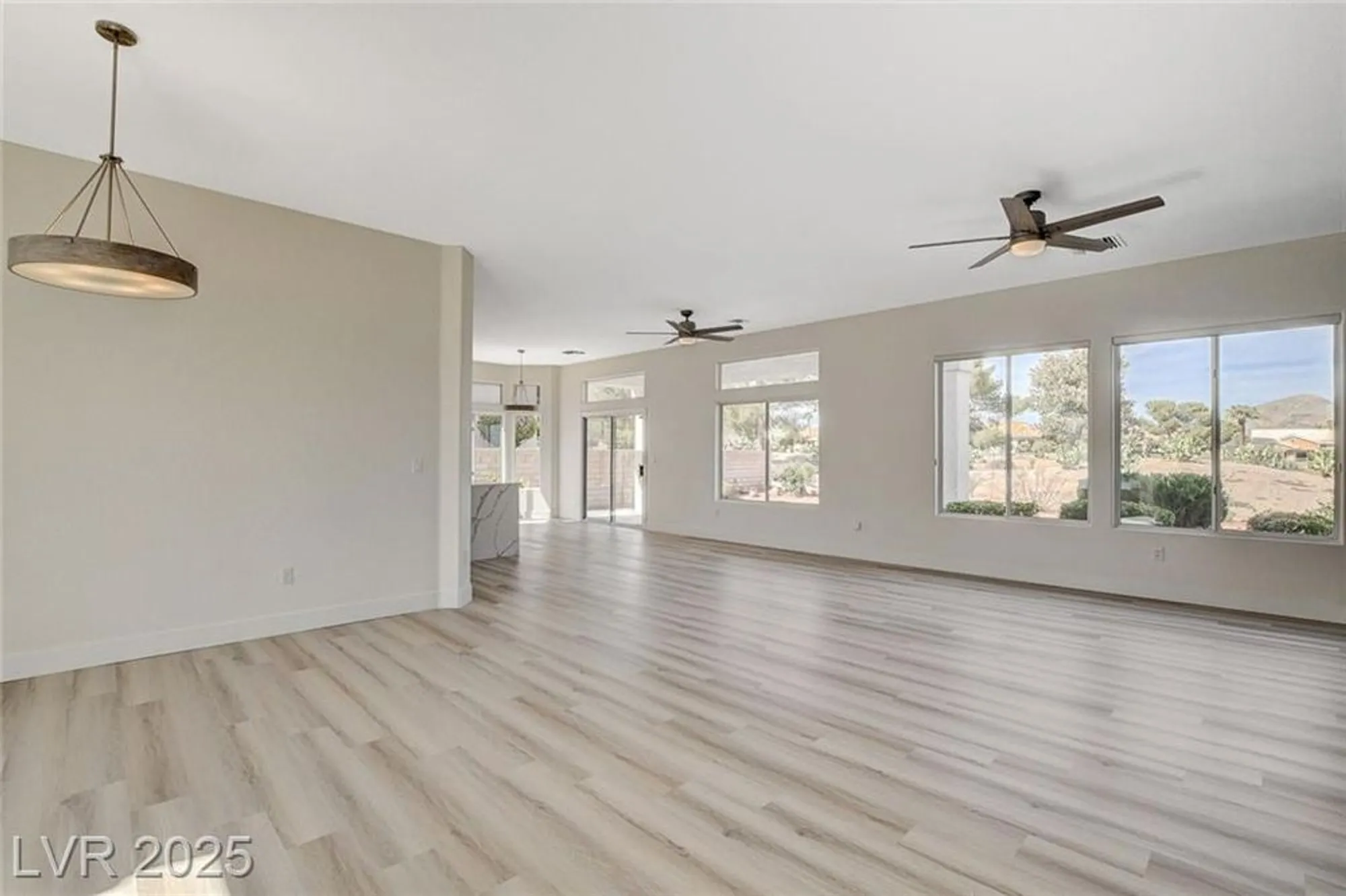 Property Slideshow image 14 of 44 | 10100 folsom dr, Las Vegas, NV, 89134