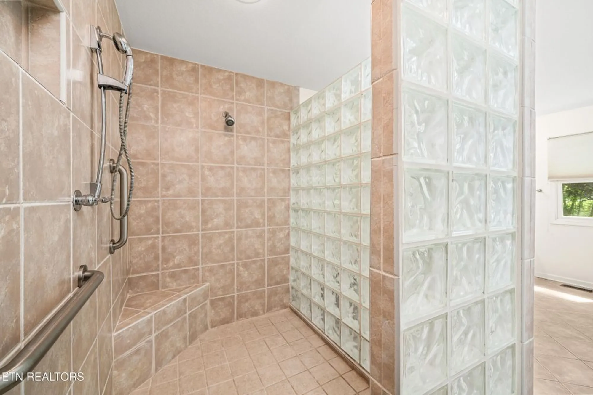 Property Slideshow image 26 of 42 | 55 loxley ln, Crossville, TN, 38558