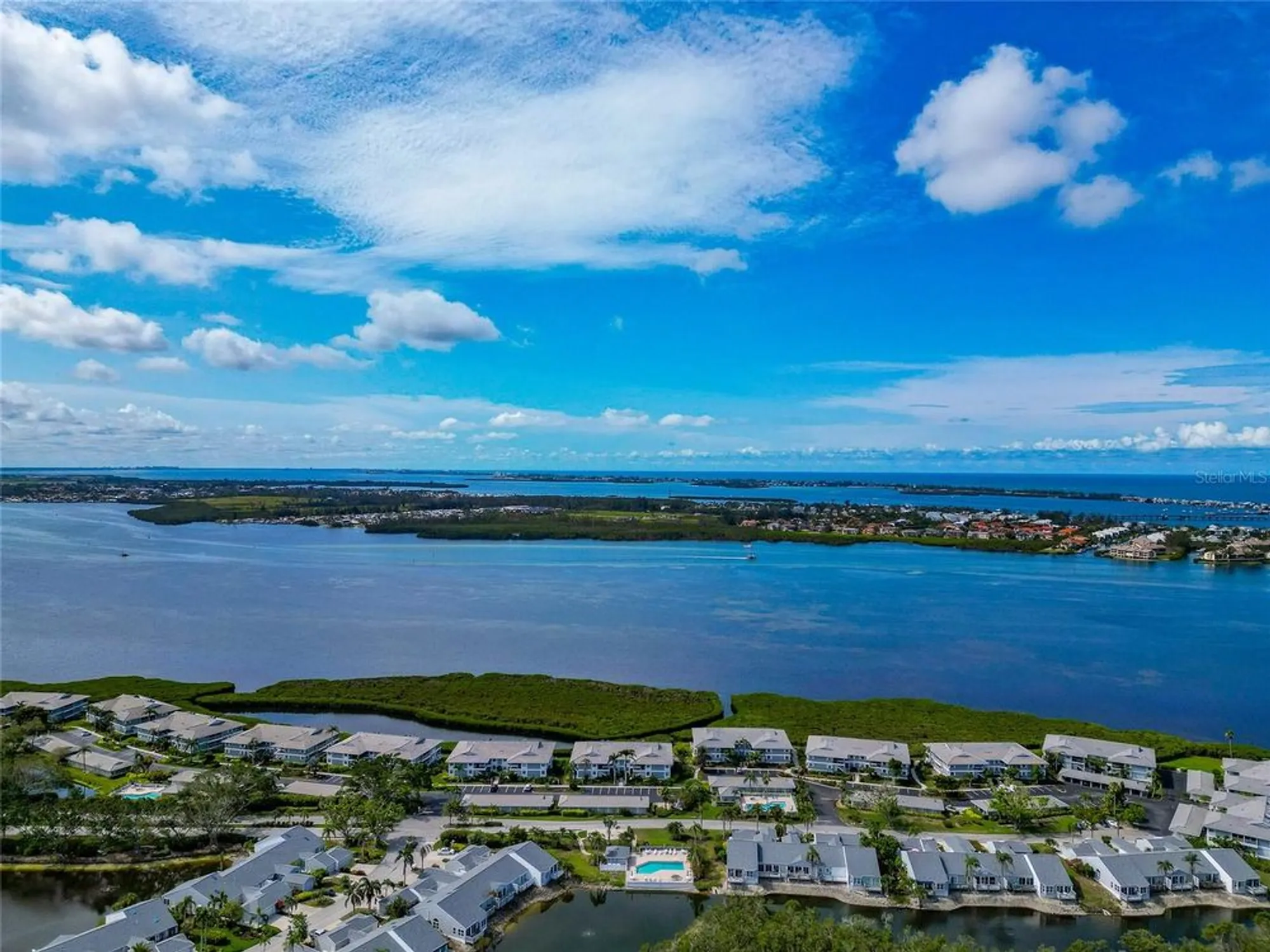 Property Slideshow image 45 of 62 | 1316 perico point cir, Bradenton, FL, 34209