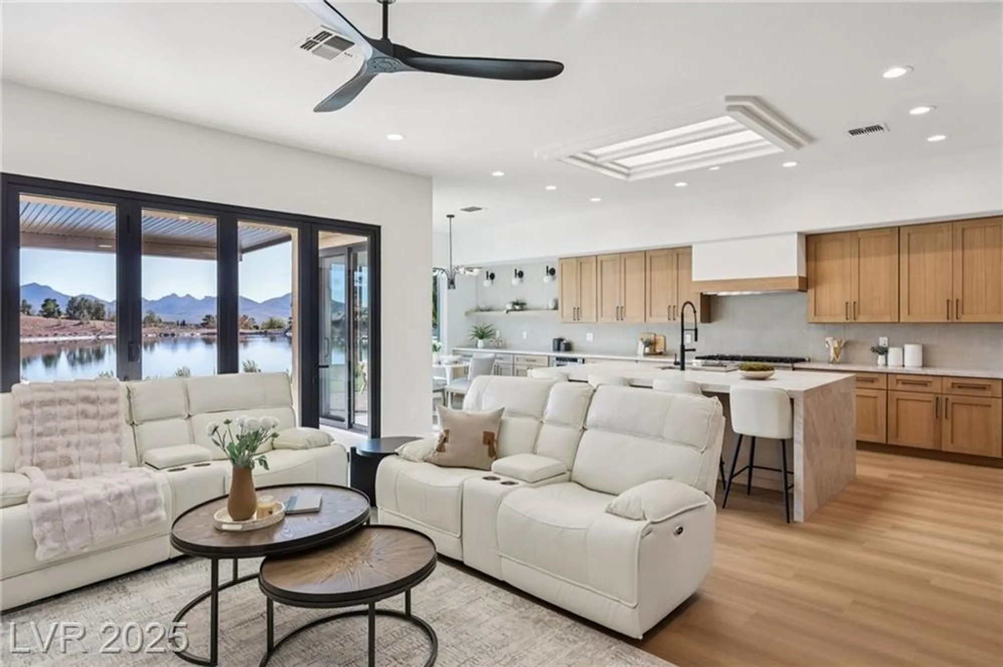 Property Slideshow image 16 of 84 | 2695 olivia heights ave, Henderson, NV, 89052