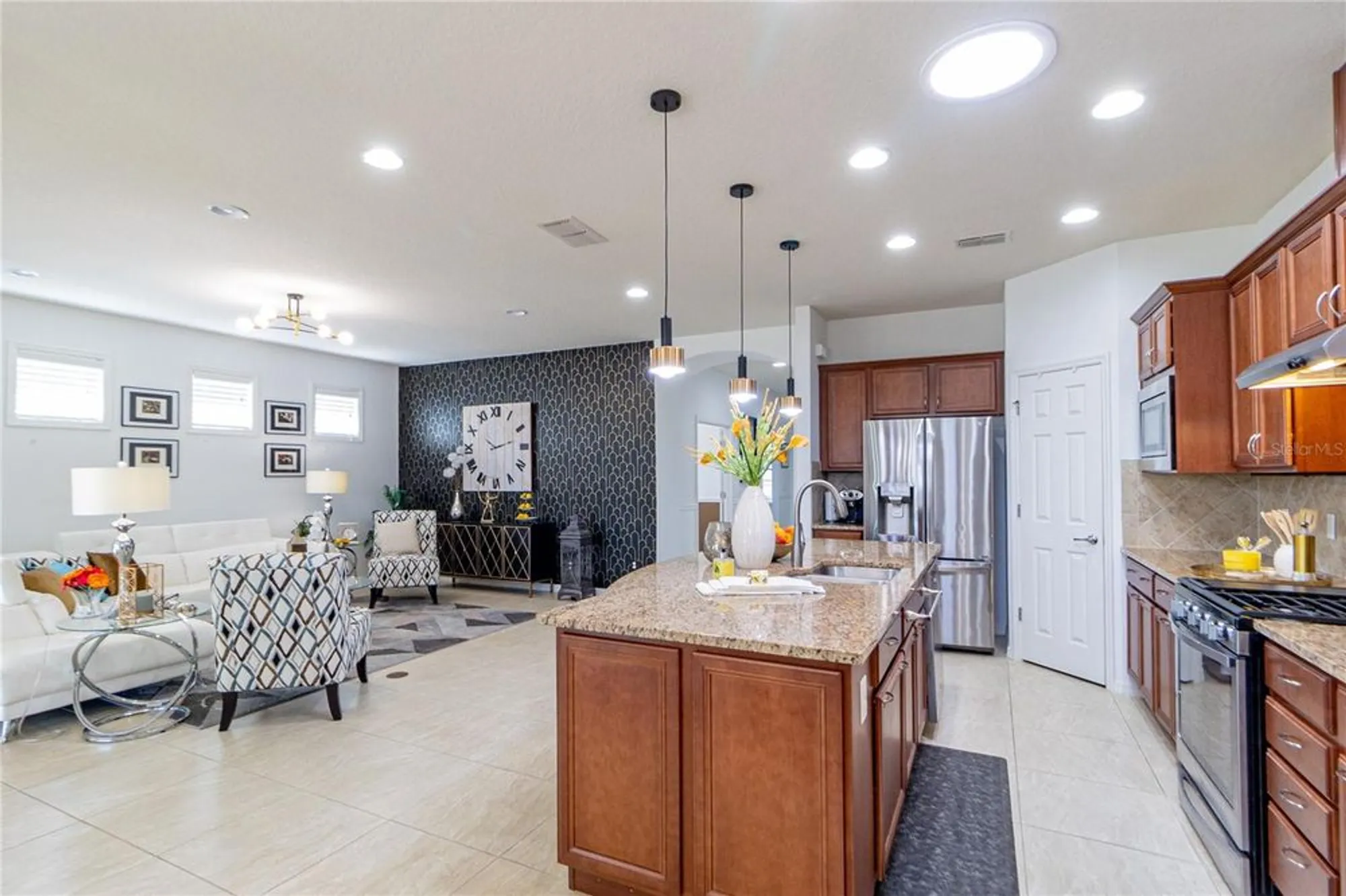 Property Slideshow image 13 of 41 | 333 navarra ln, Davenport, FL, 33837